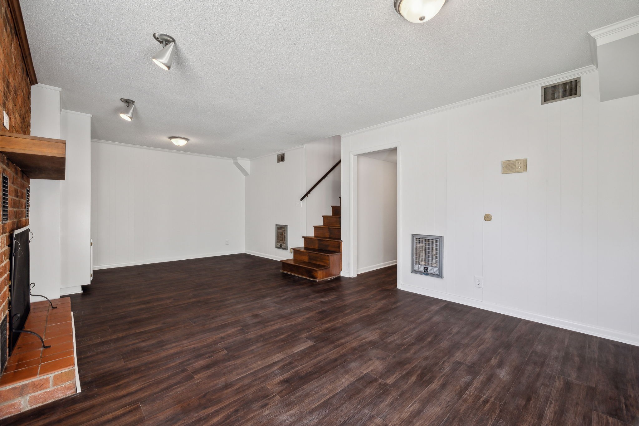 567 Skyview Cir
