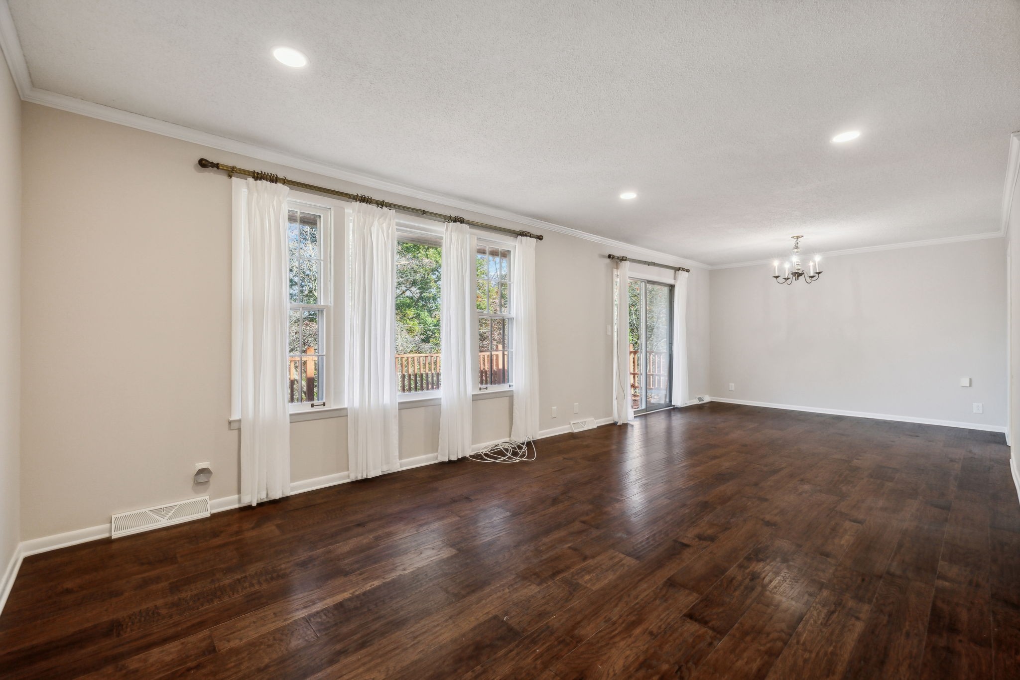 567 Skyview Cir