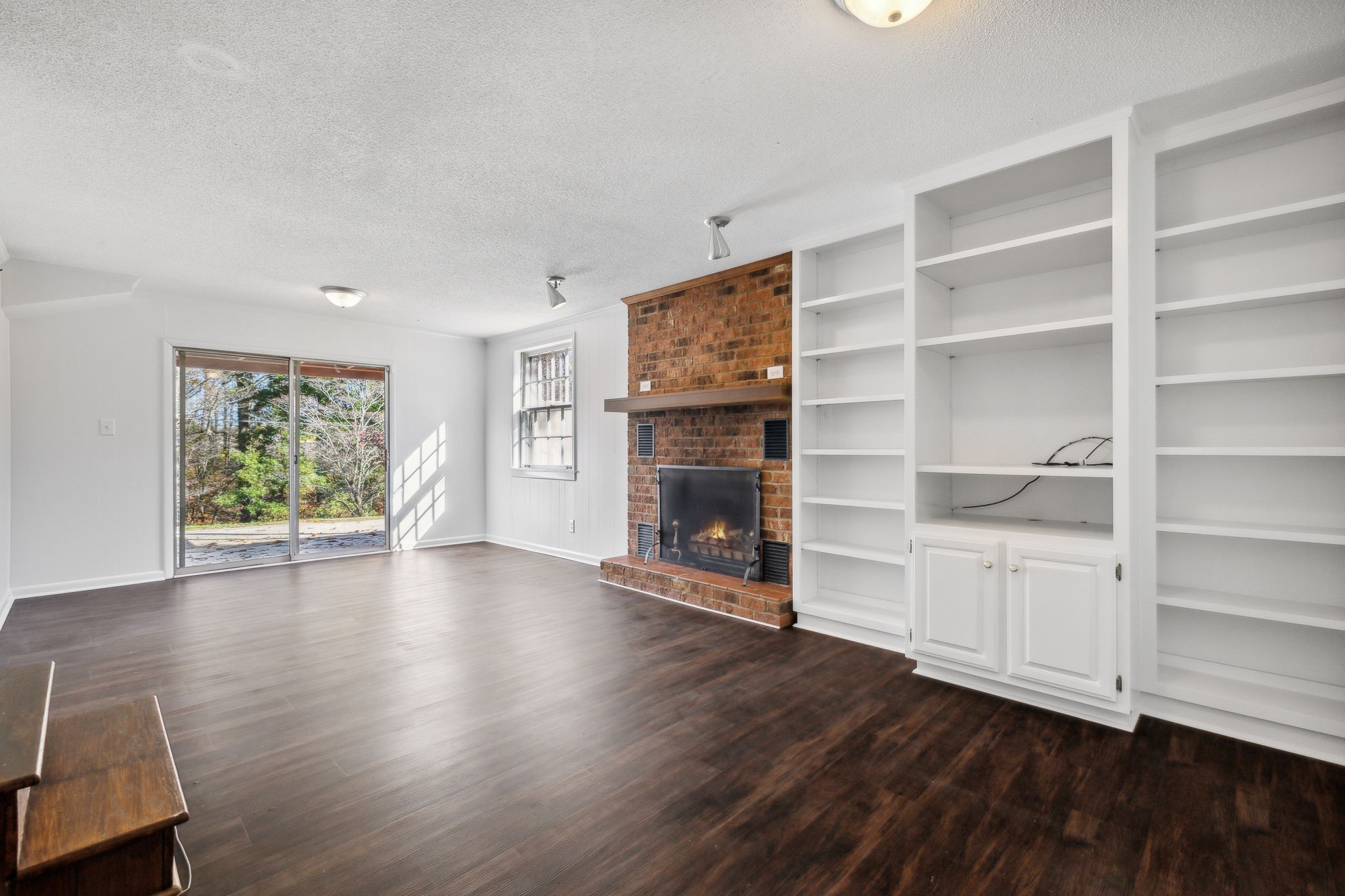567 Skyview Cir