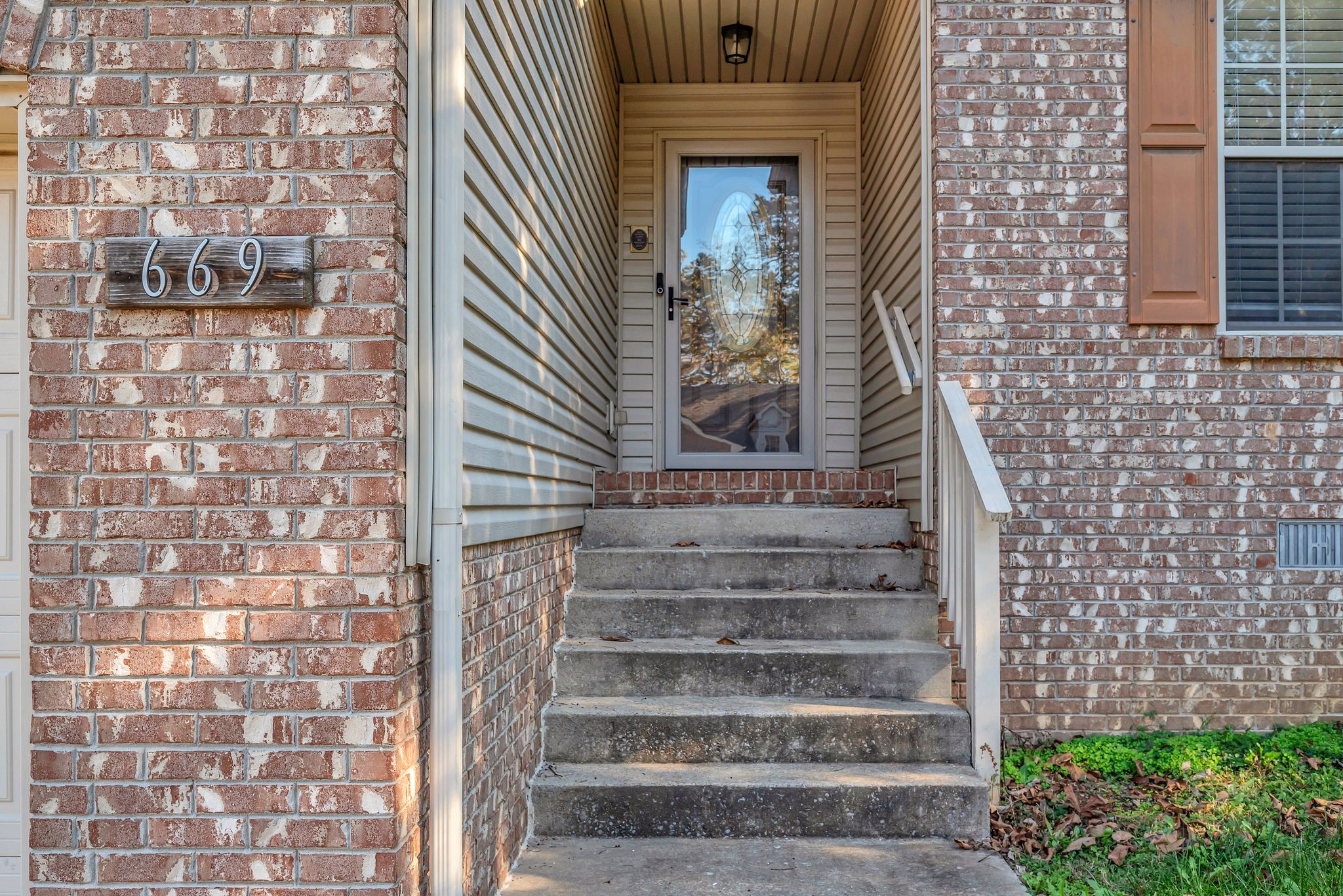 669 Deer Ridge Dr