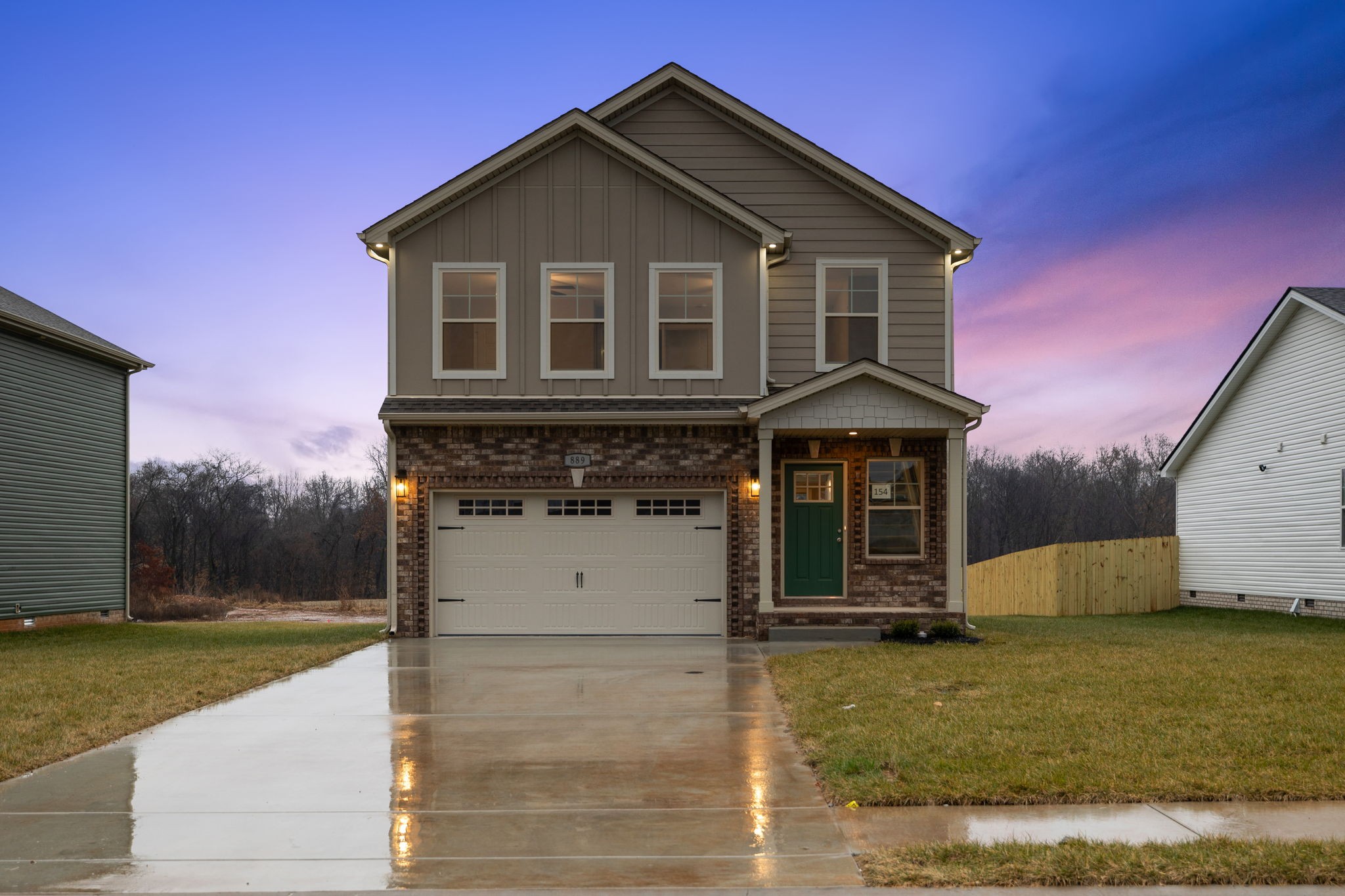 889 Macon Ln