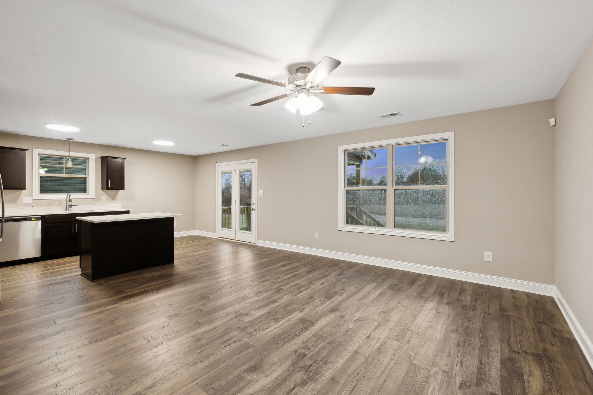889 Macon Ln