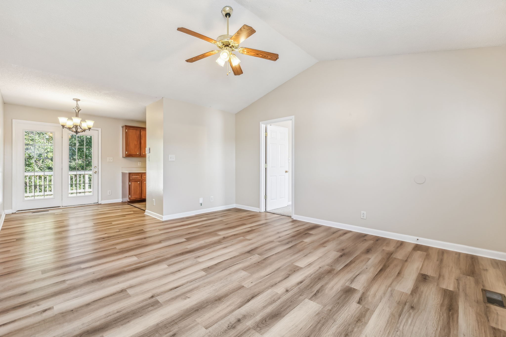 341 Donna Dr