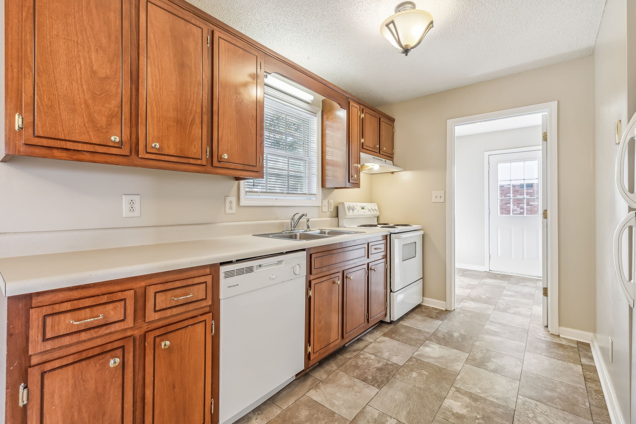 341 Donna Dr