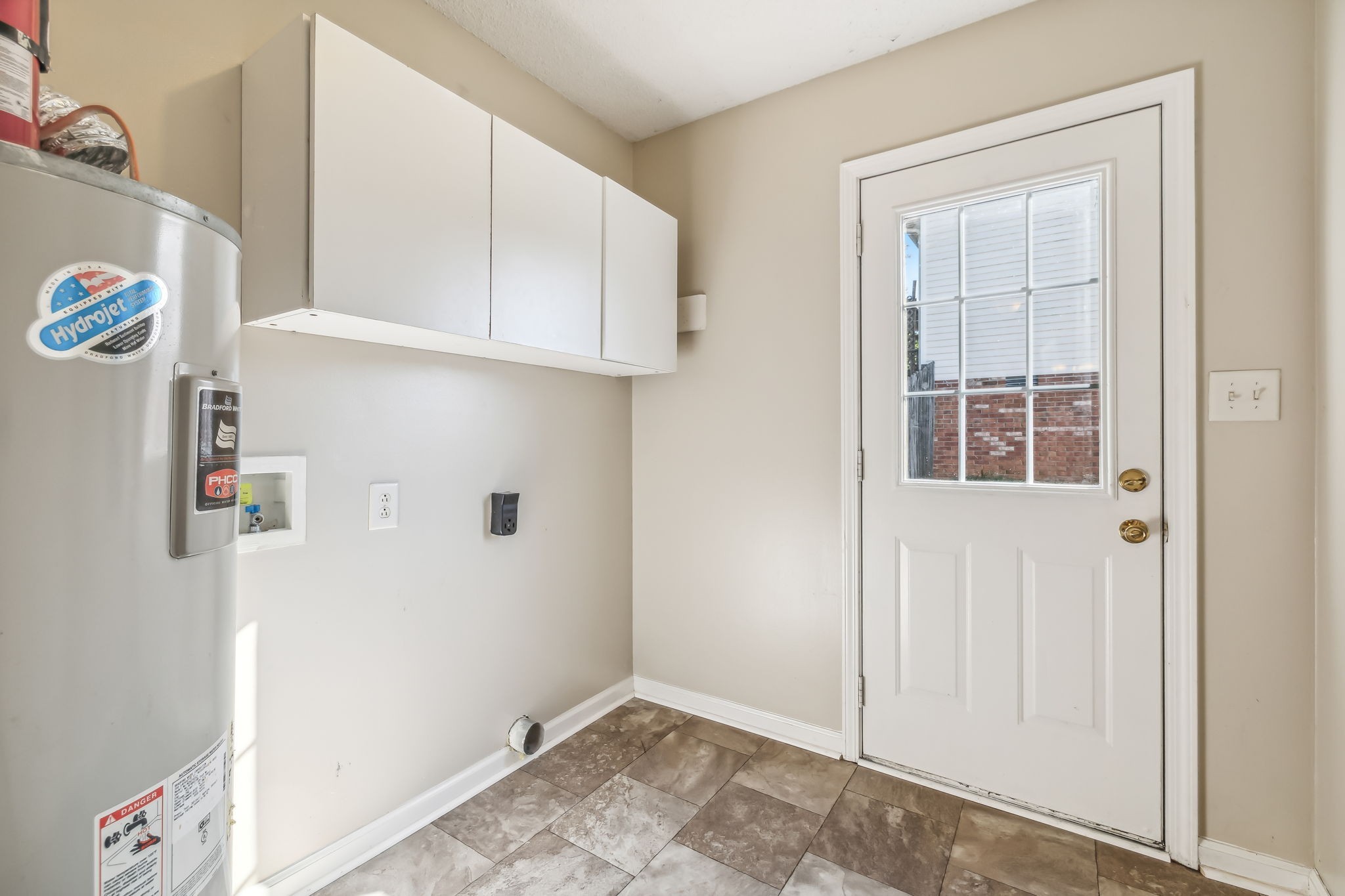 341 Donna Dr