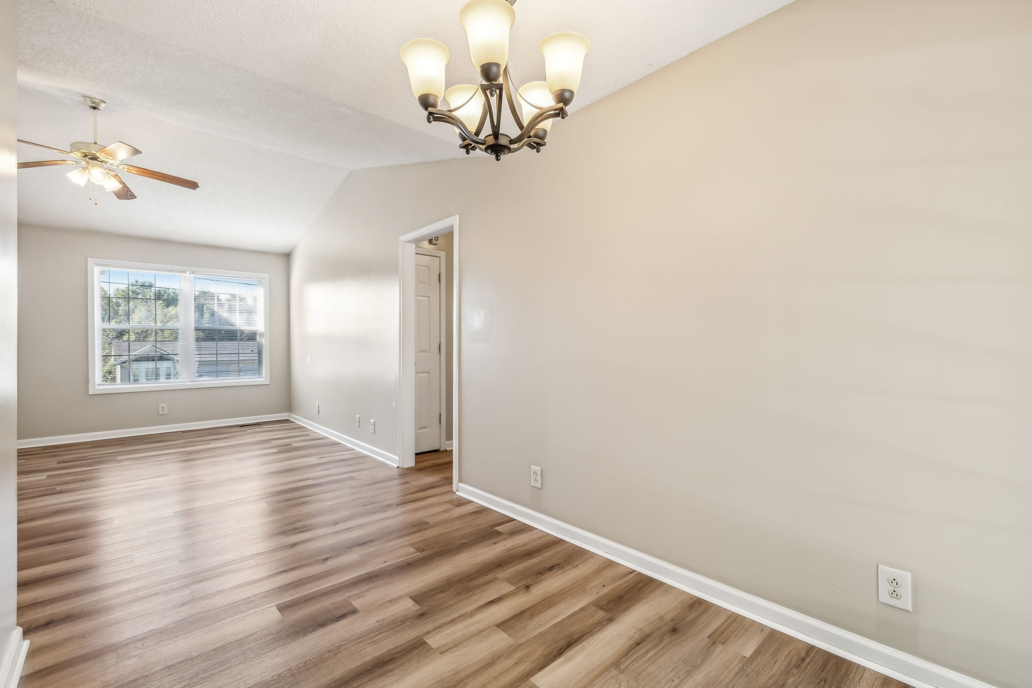341 Donna Dr