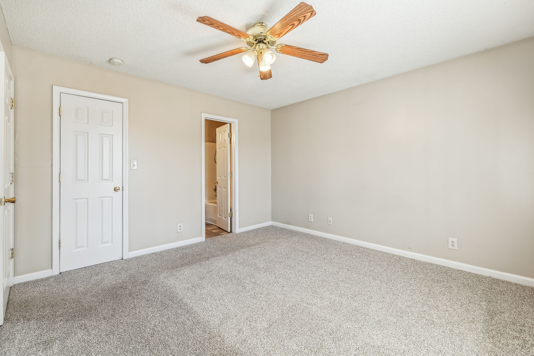 341 Donna Dr