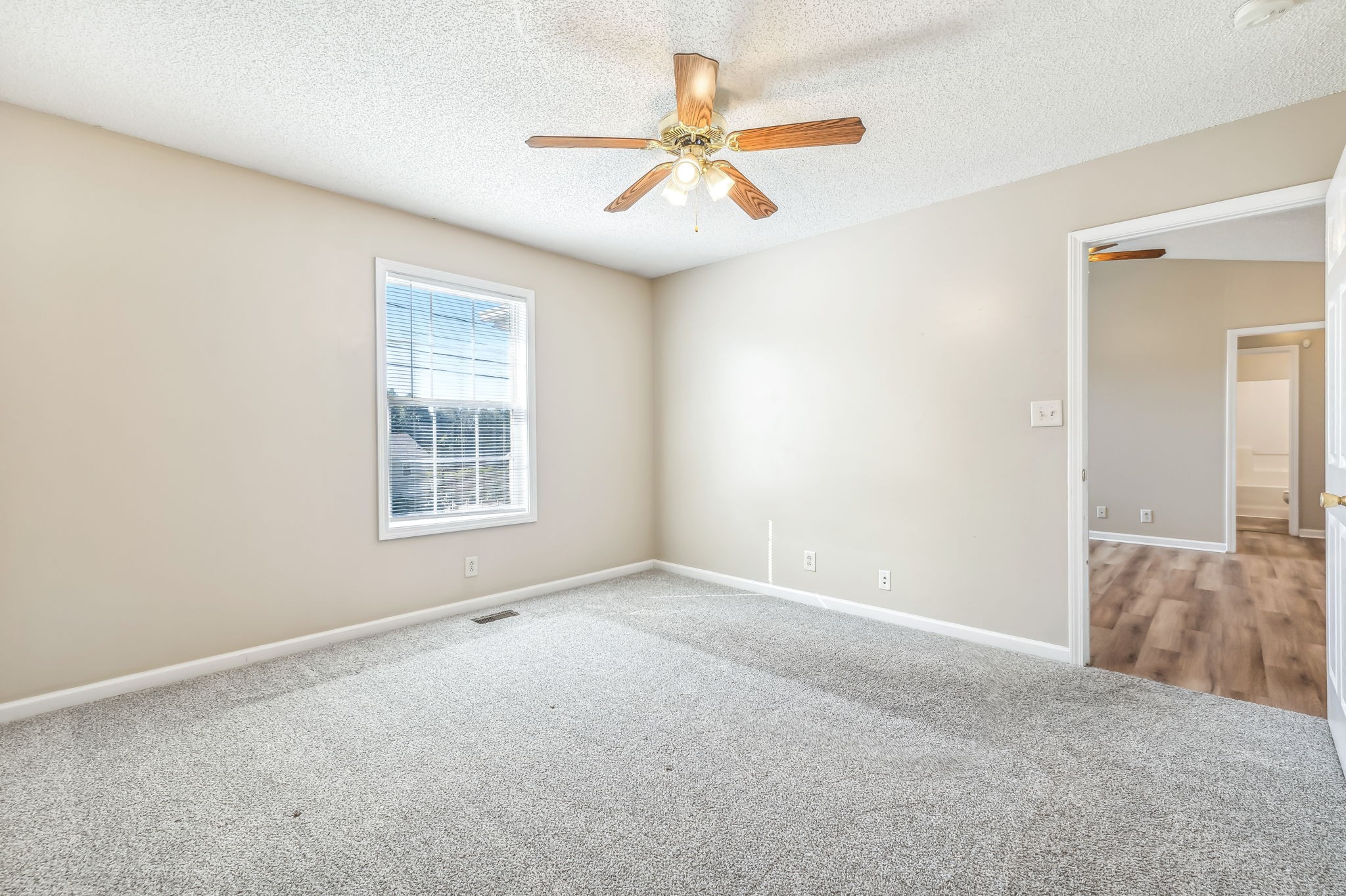 341 Donna Dr