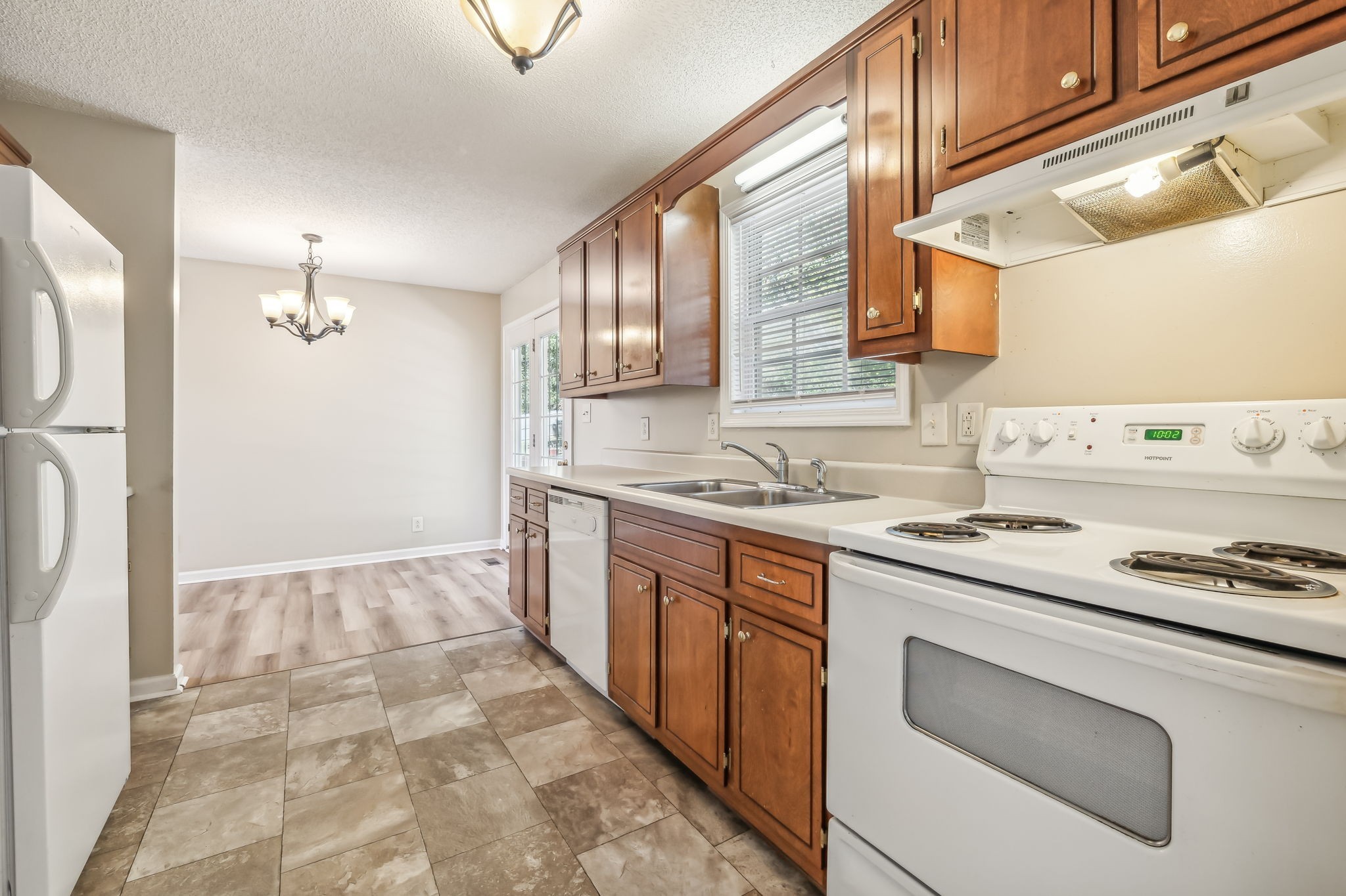 341 Donna Dr