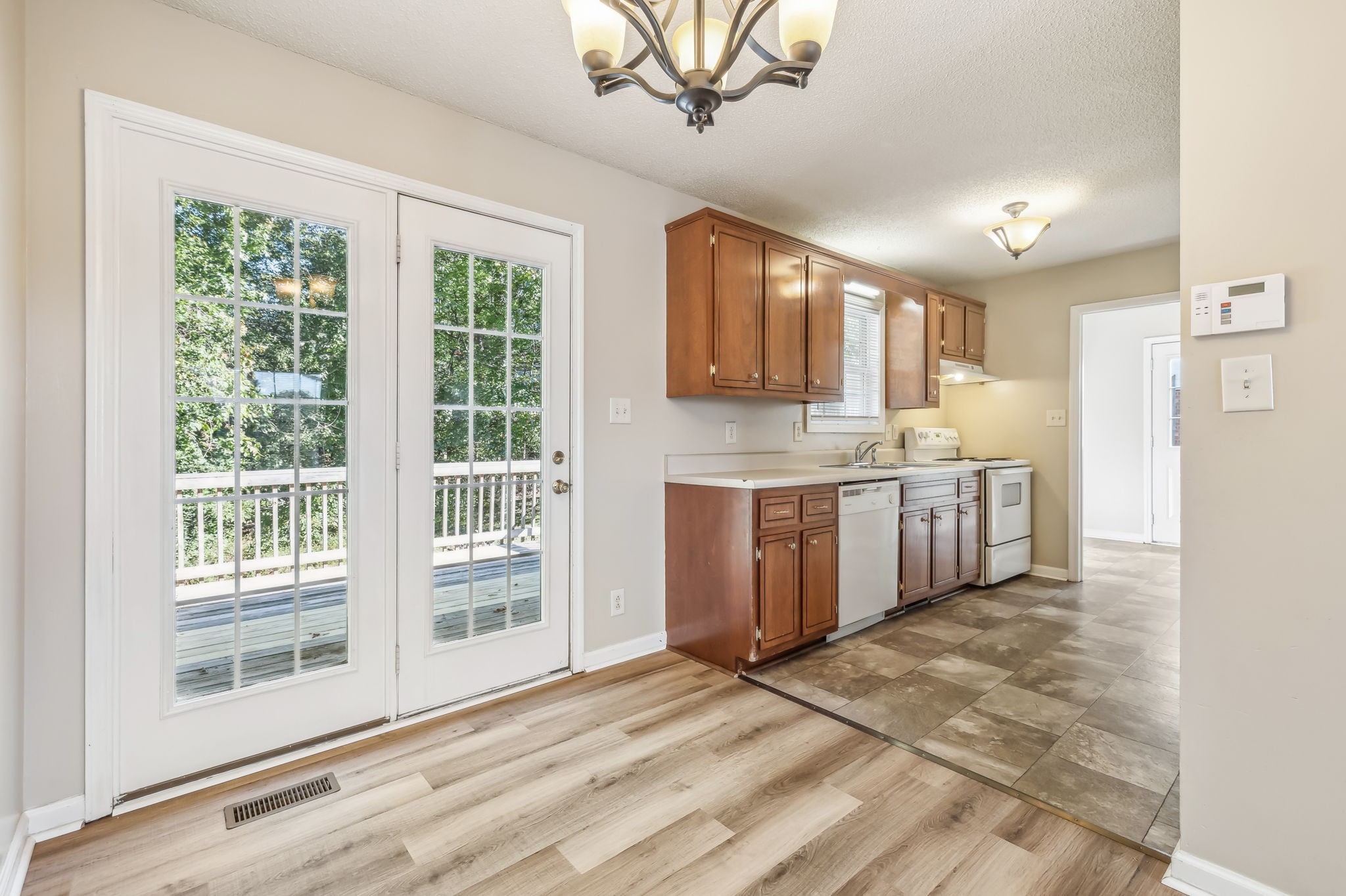 341 Donna Dr