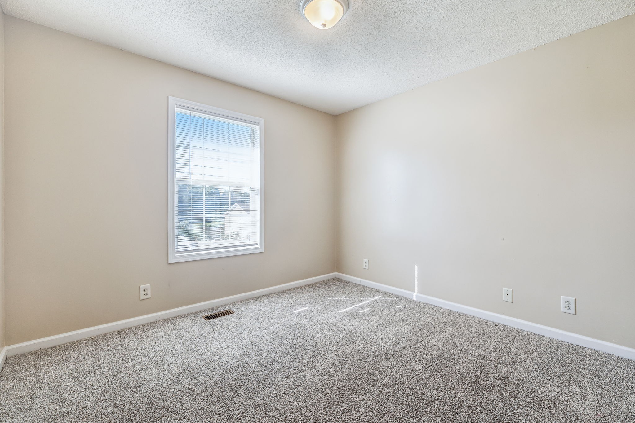 341 Donna Dr