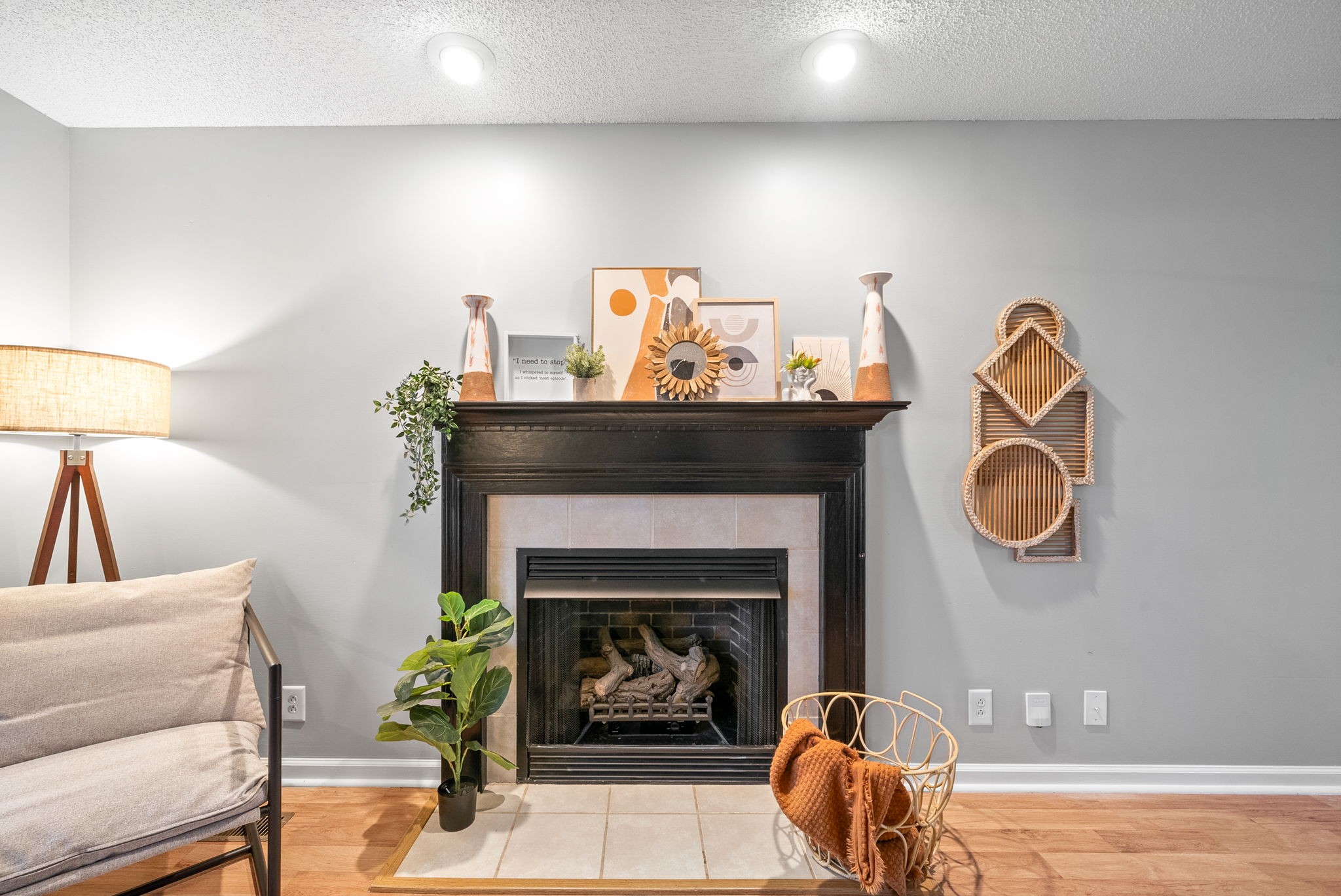 1435 Addison Dr