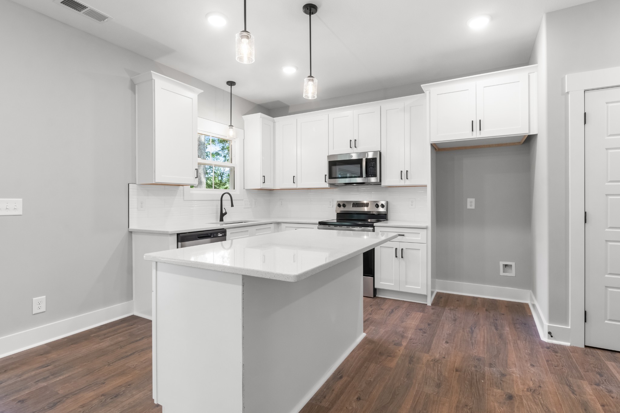 216 Lewis Grant Rd