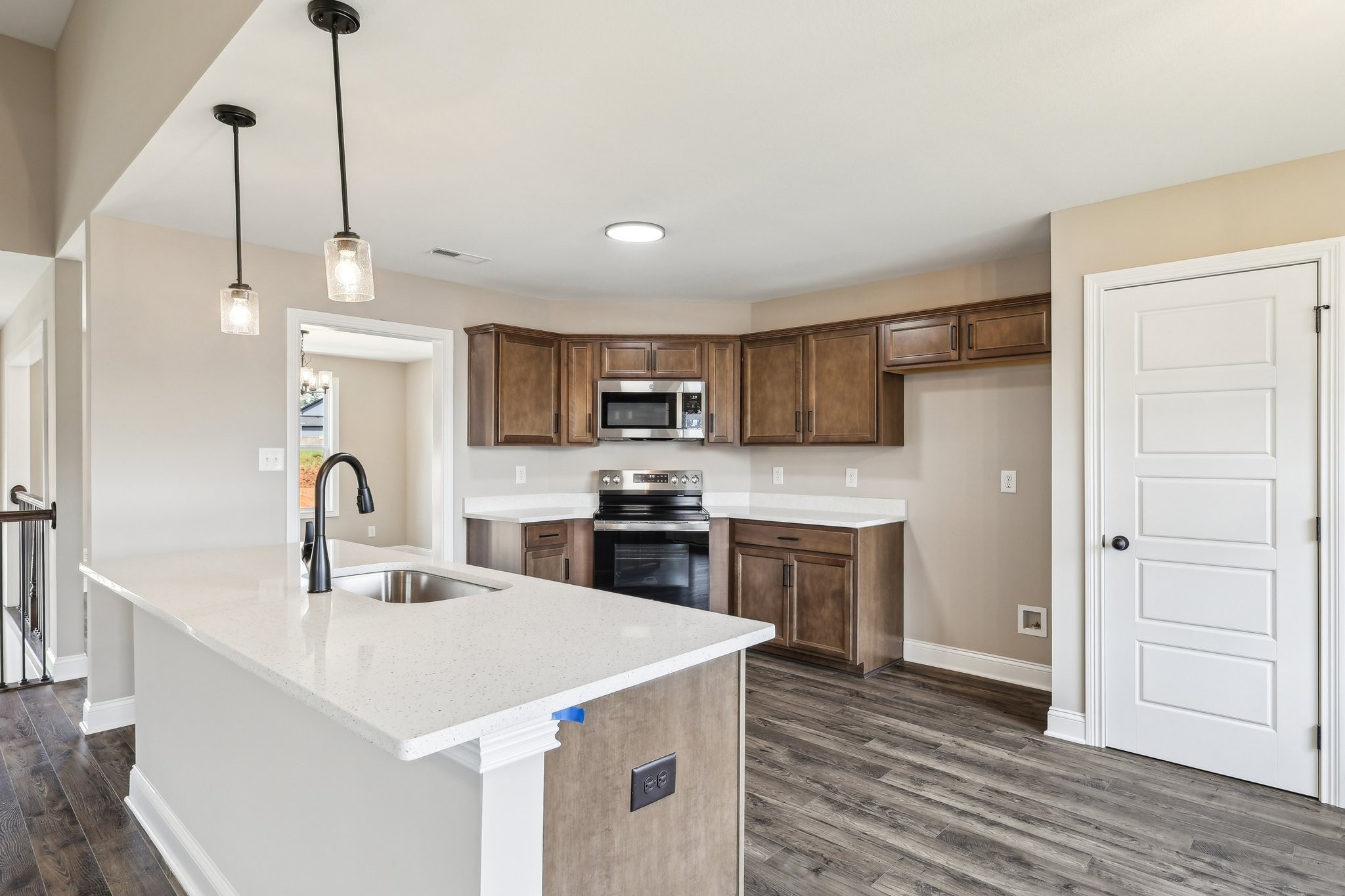 147 Cardinal Creek