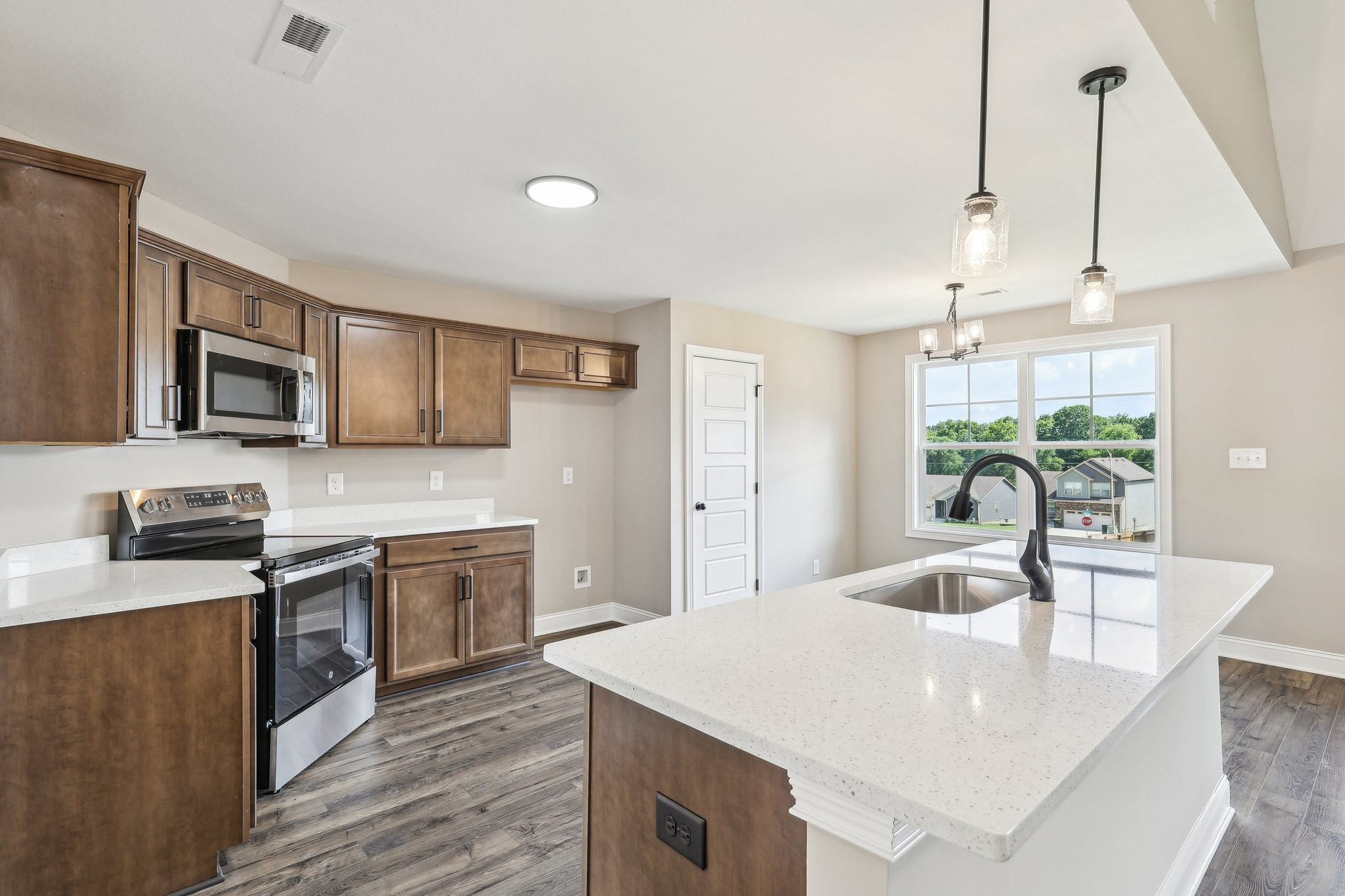 147 Cardinal Creek