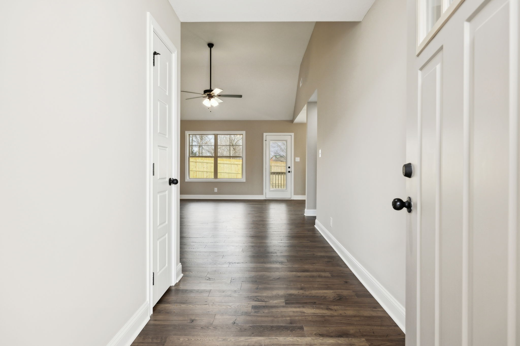 105 Roadrunner Ct