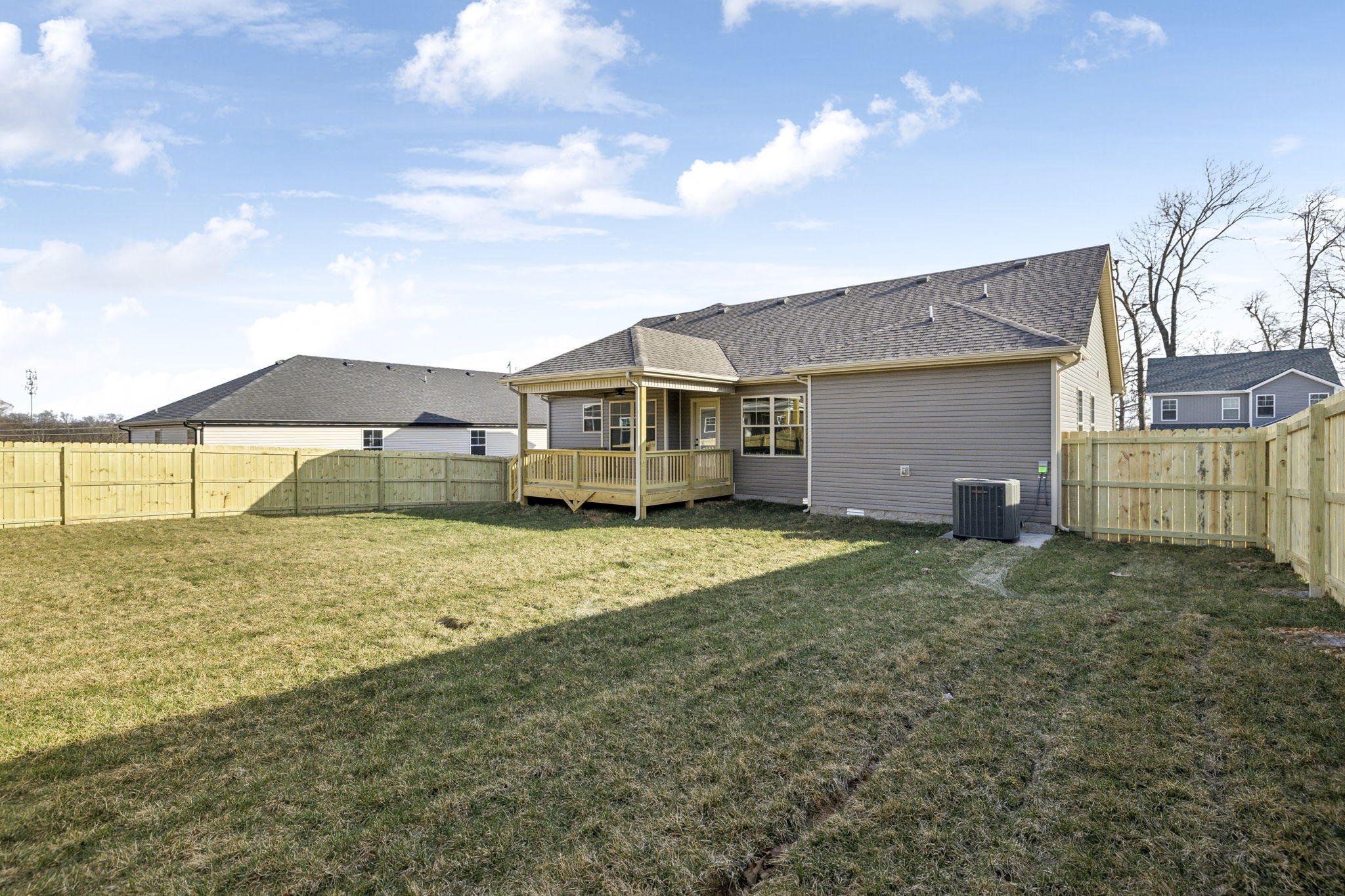 105 Roadrunner Ct