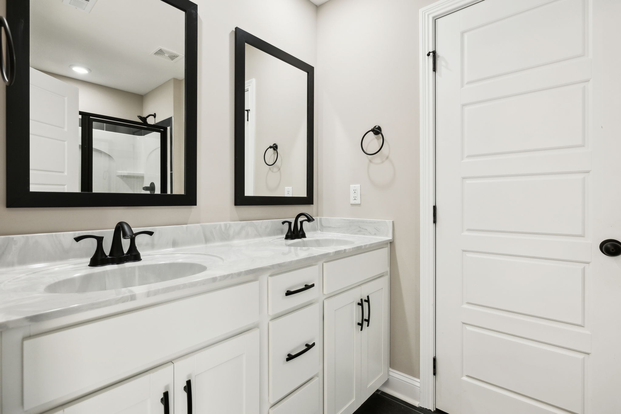 105 Roadrunner Ct