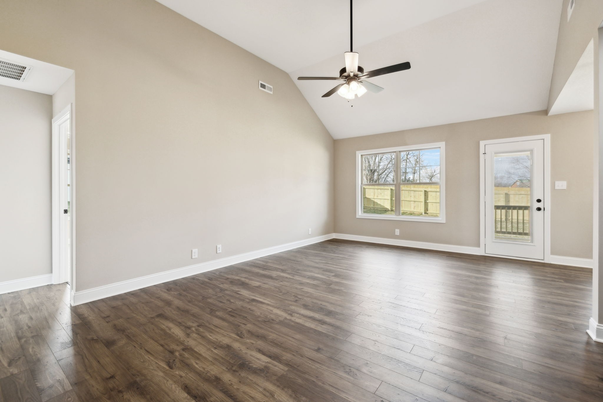 105 Roadrunner Ct