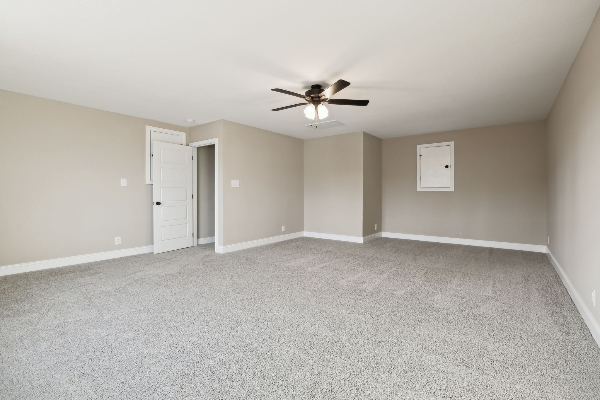 105 Roadrunner Ct