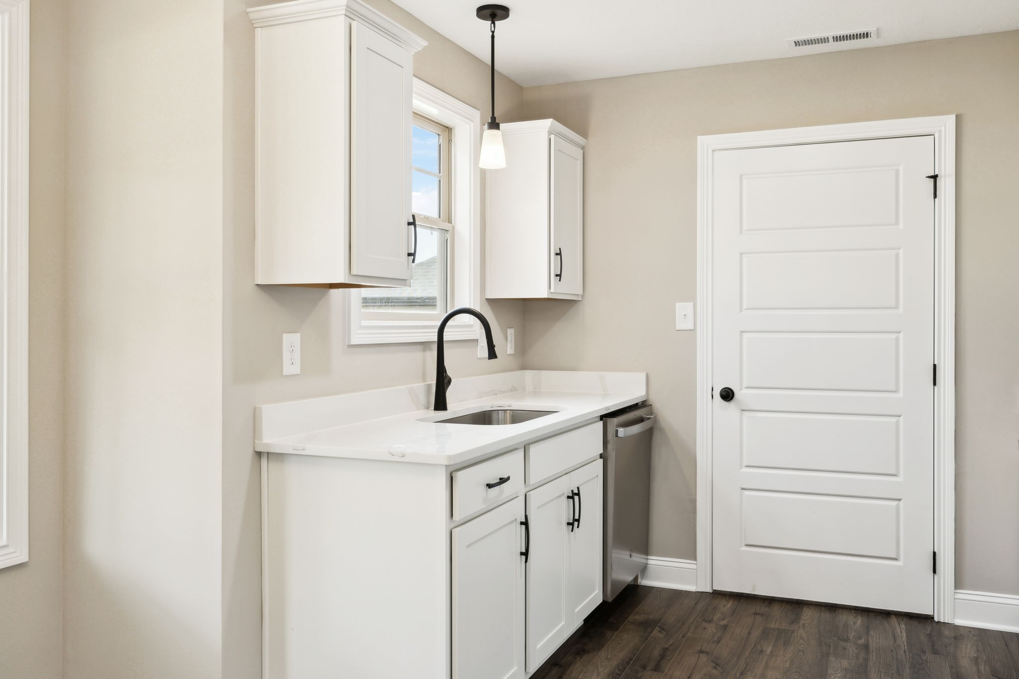 105 Roadrunner Ct