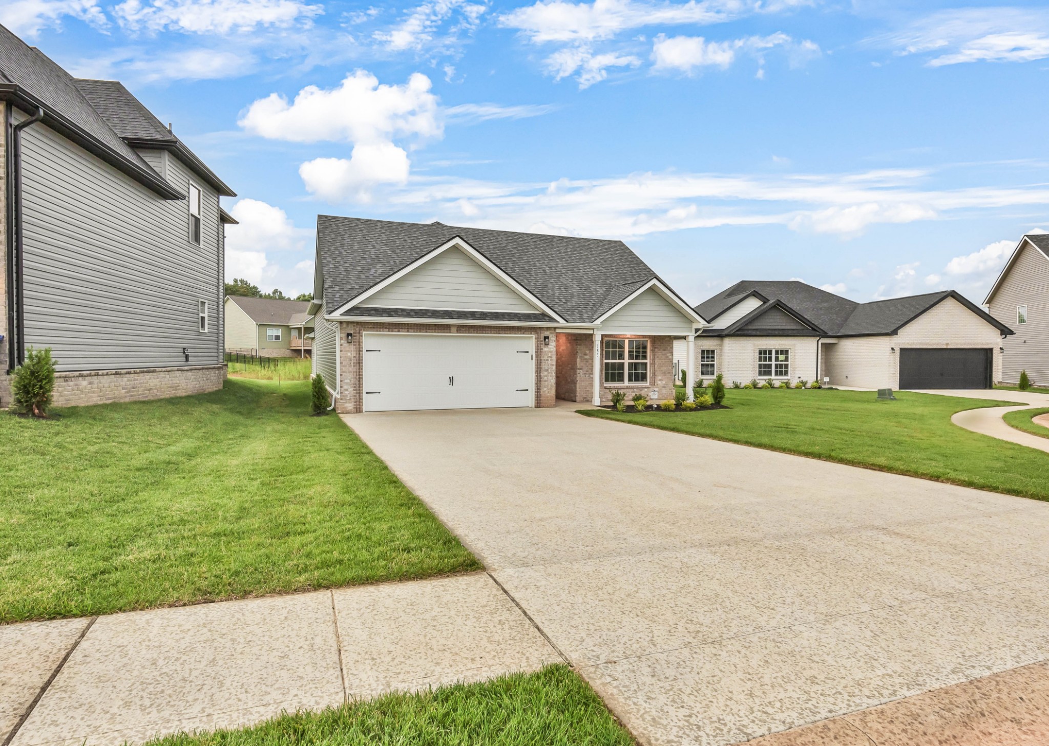 383 Kingland Ln