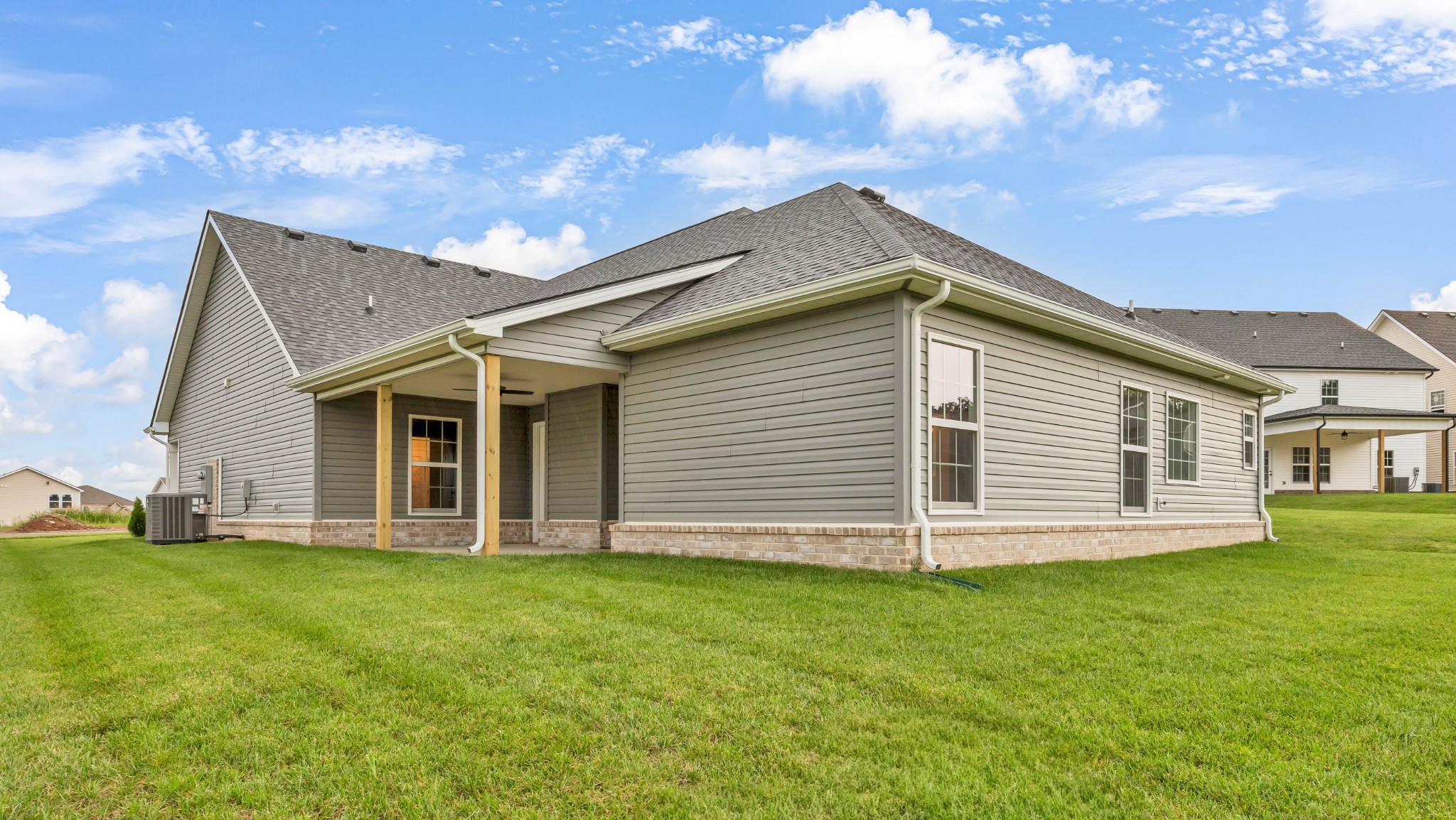 383 Kingland Ln