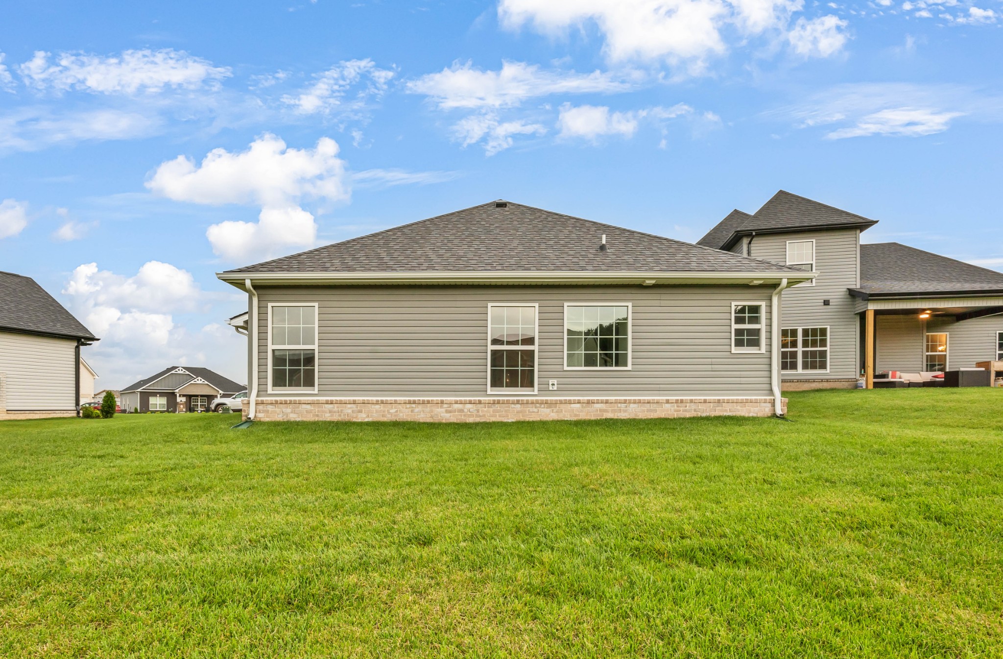 383 Kingland Ln