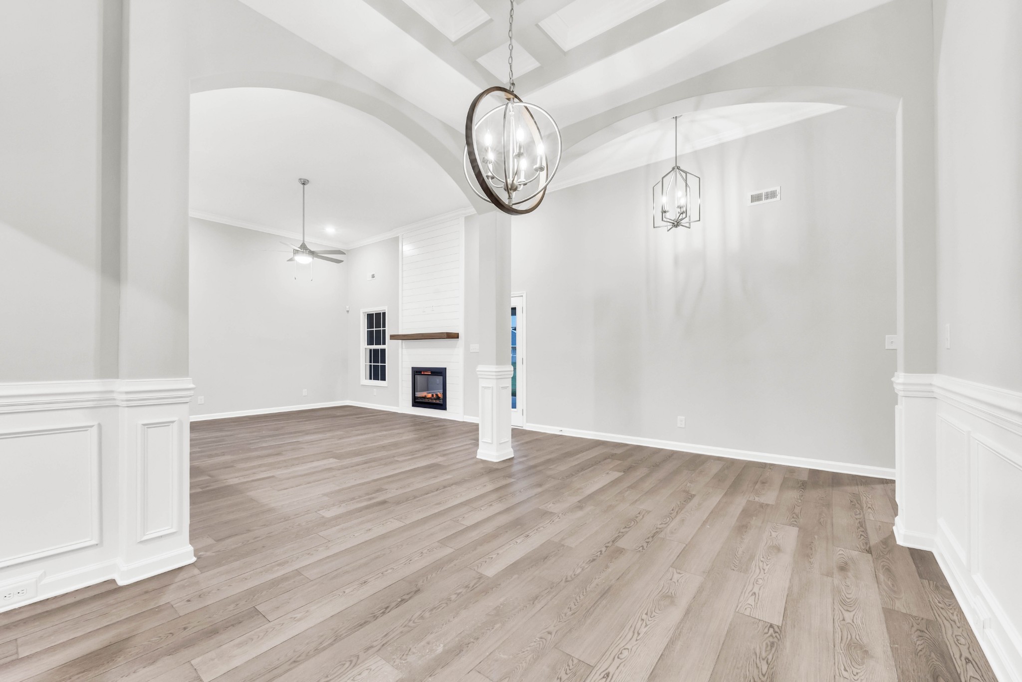 383 Kingland Ln