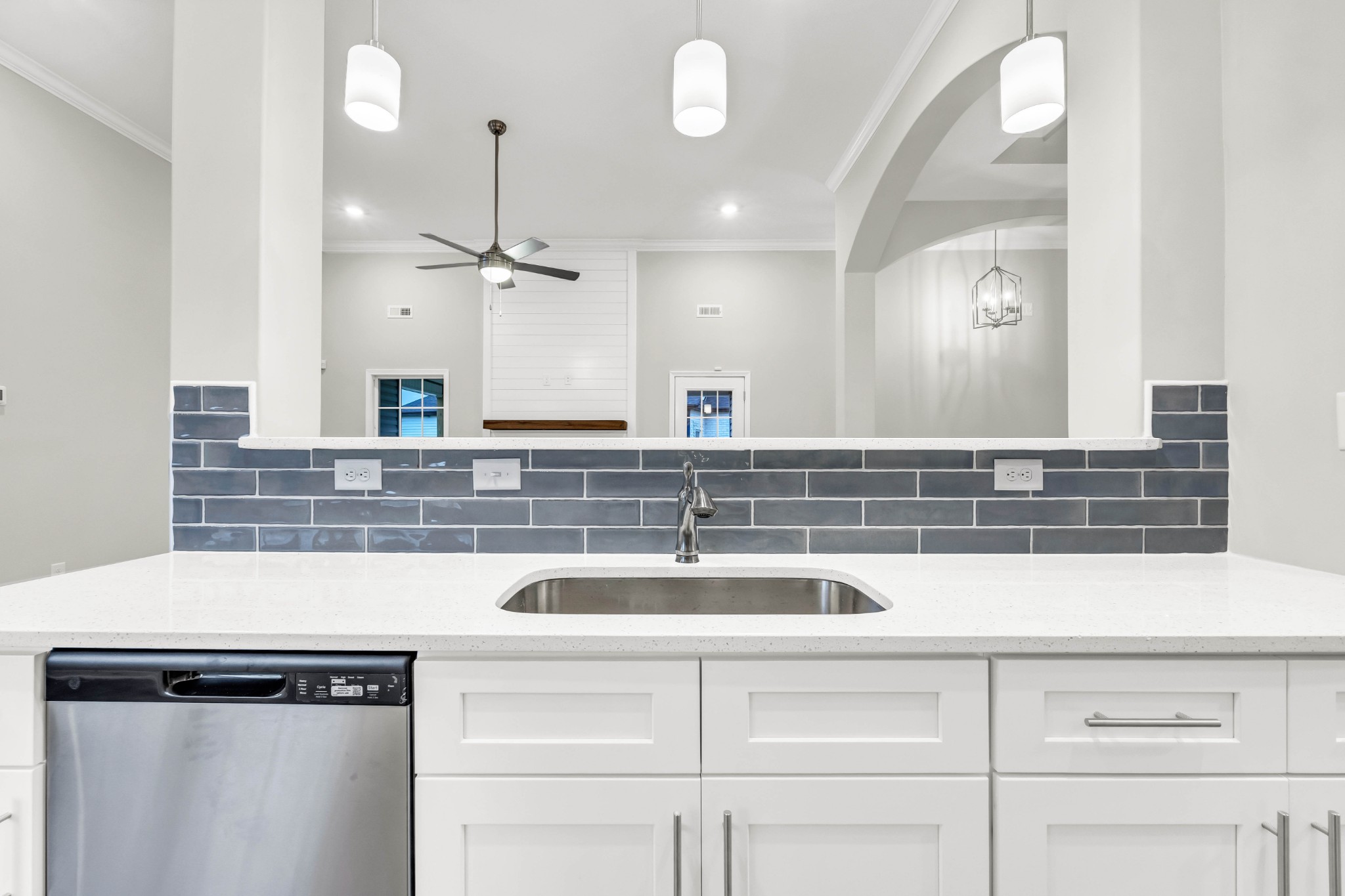 383 Kingland Ln