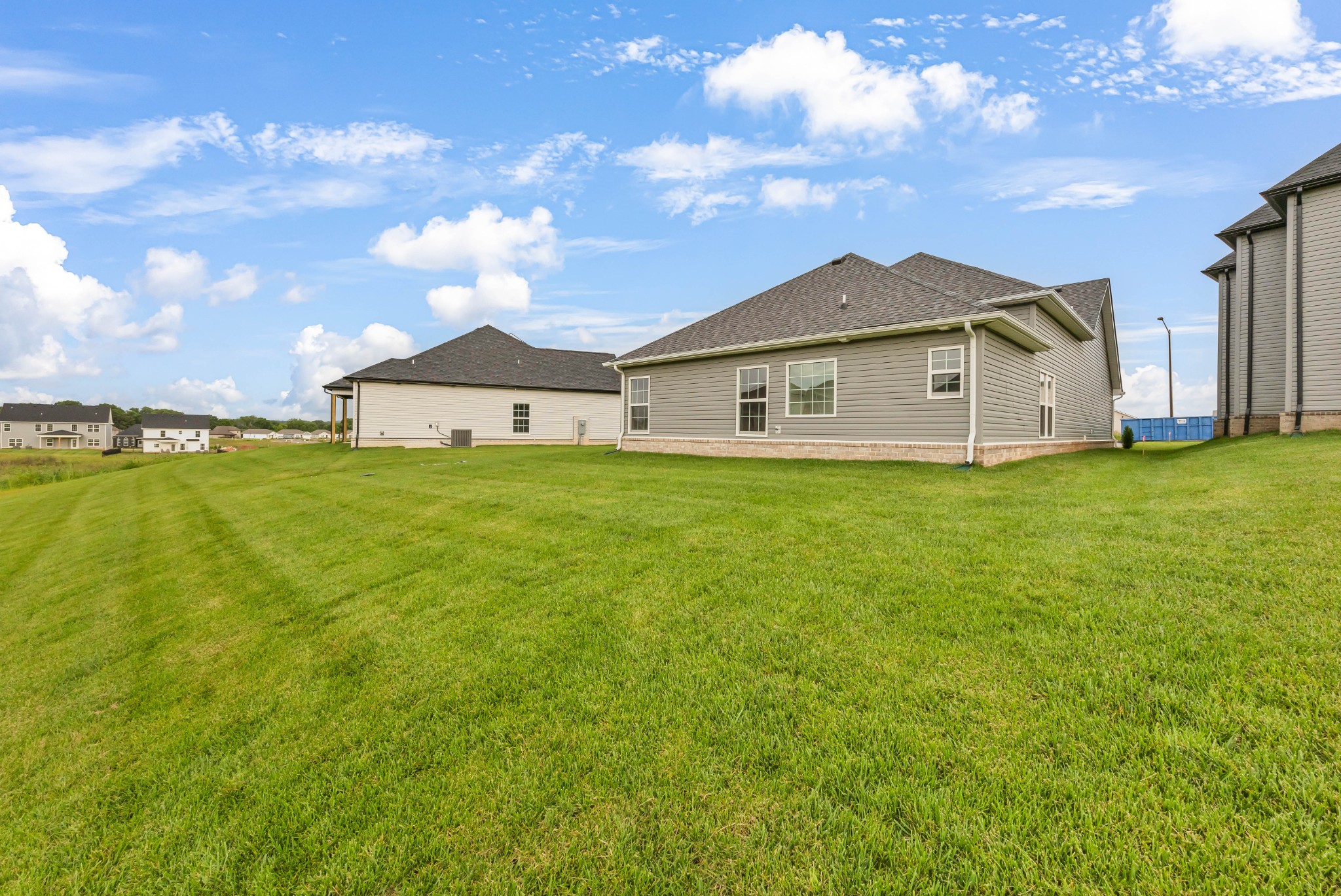 383 Kingland Ln