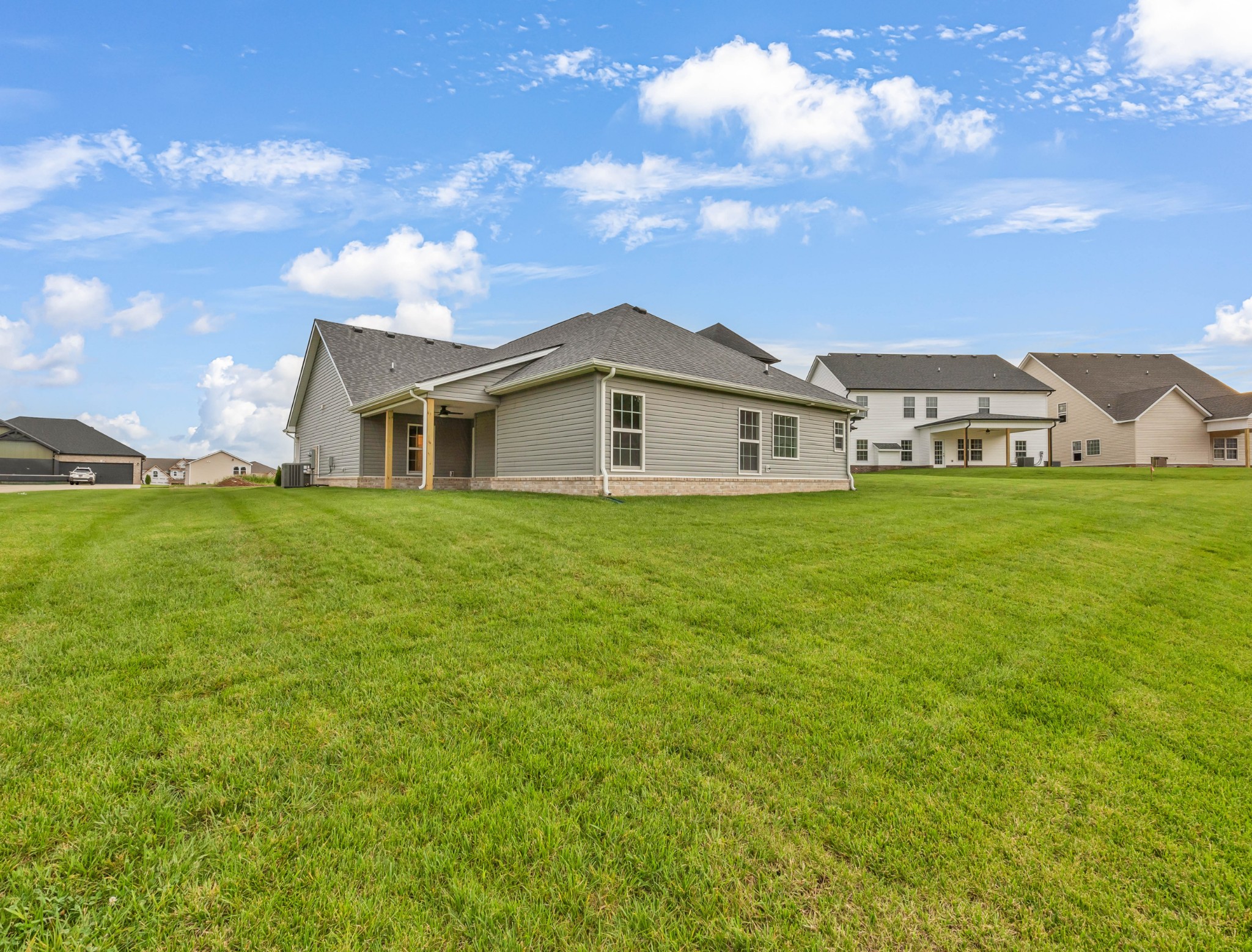 383 Kingland Ln
