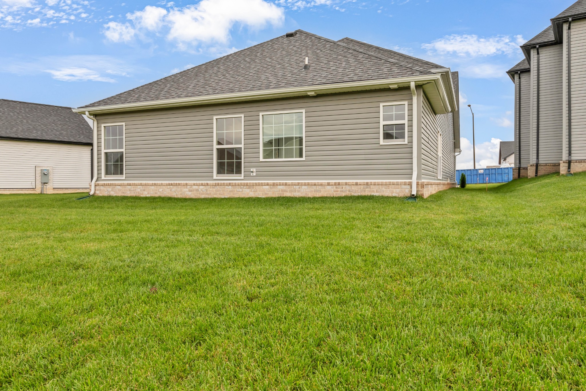 383 Kingland Ln
