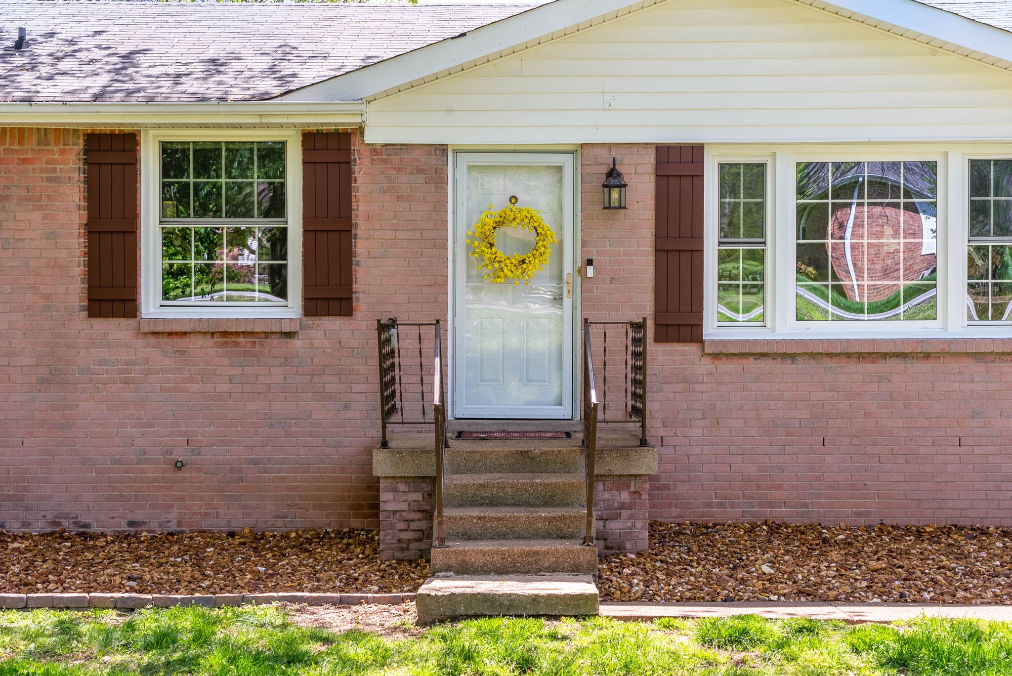 240 E Old Trenton Rd