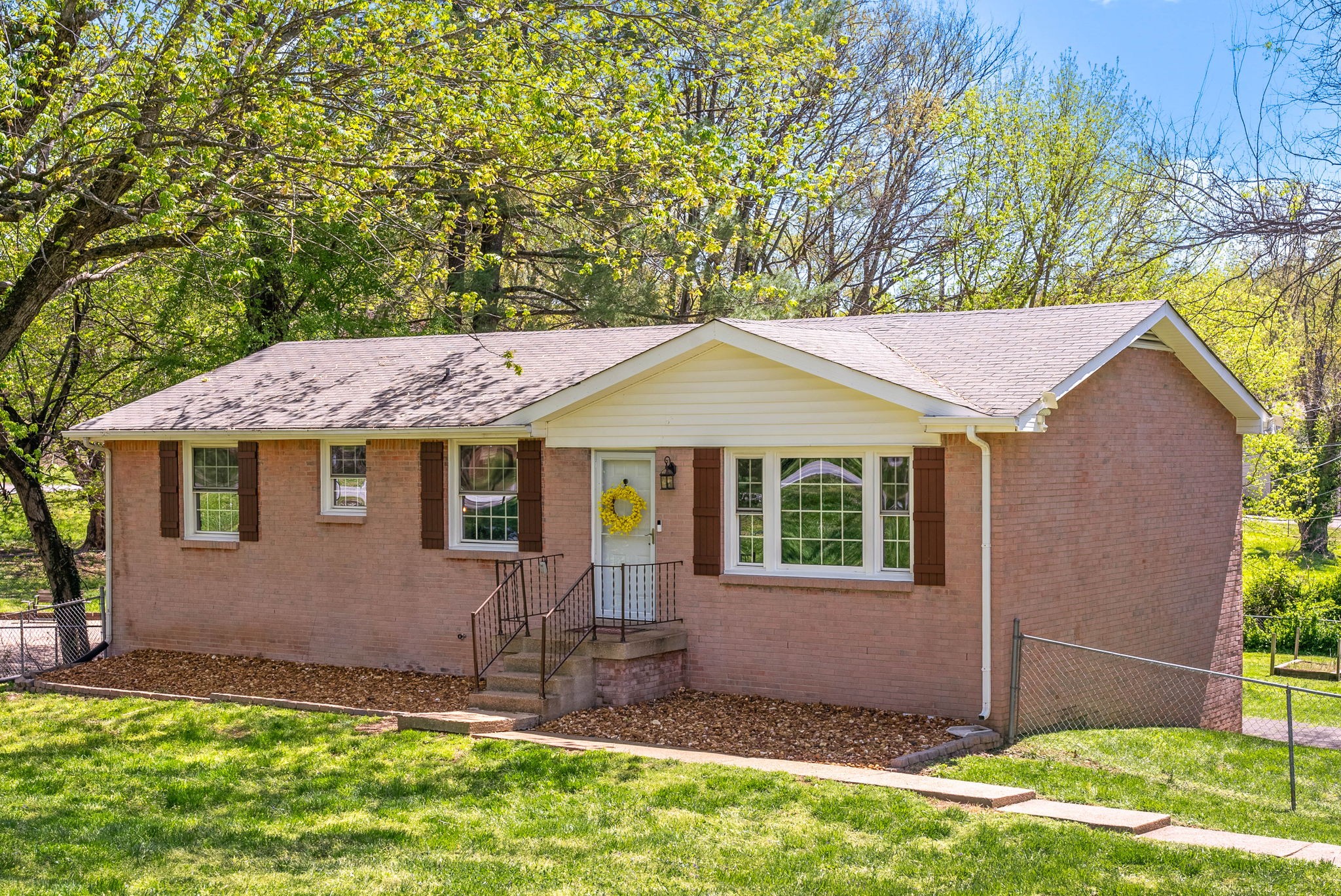 240 E Old Trenton Rd