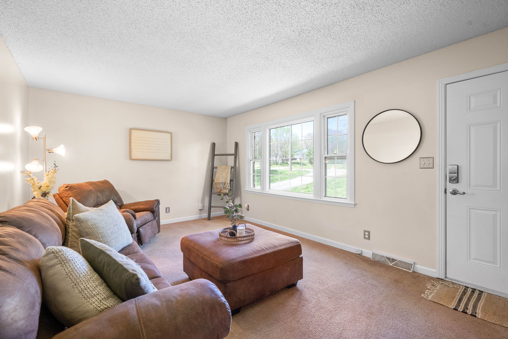 240 E Old Trenton Rd