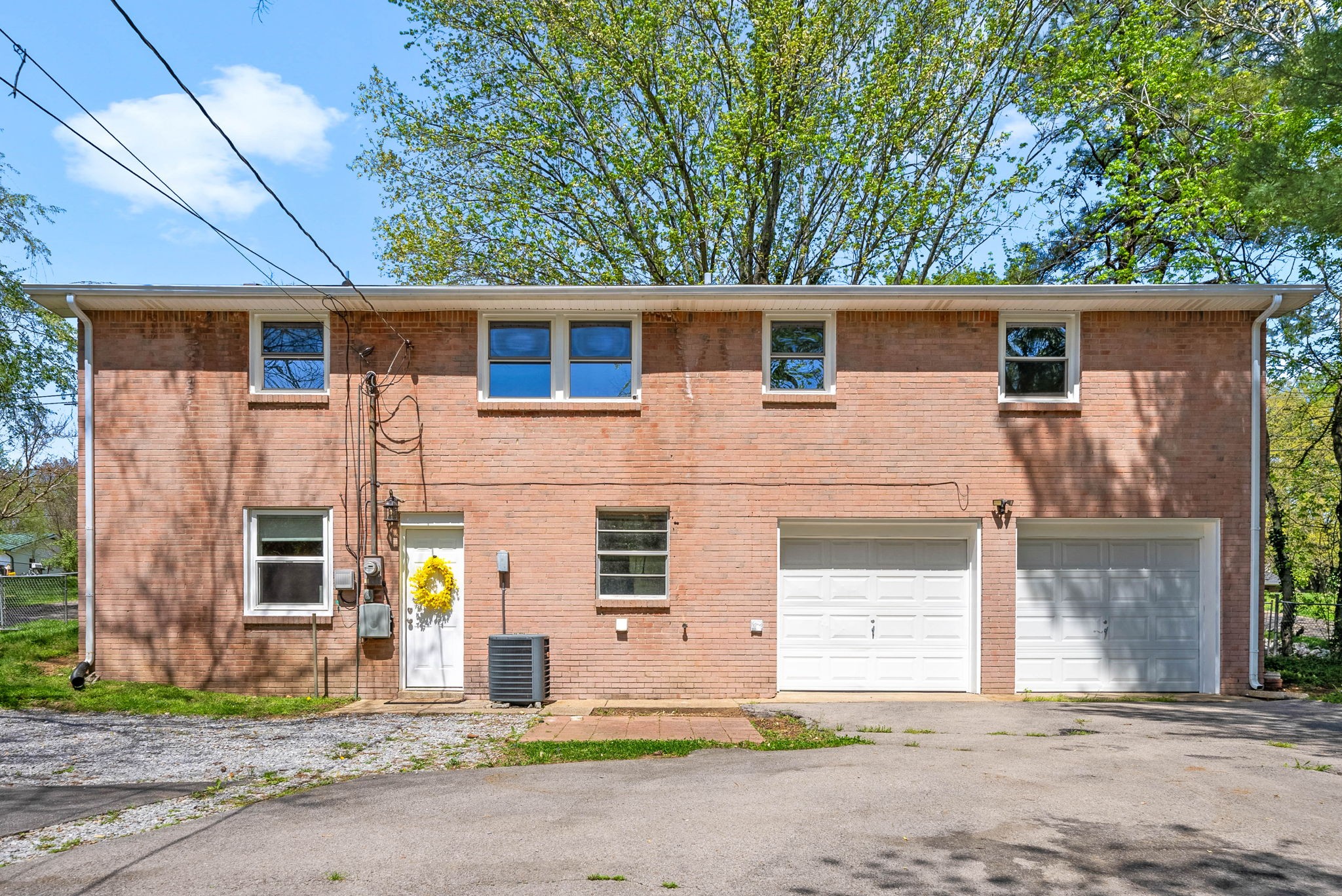 240 E Old Trenton Rd