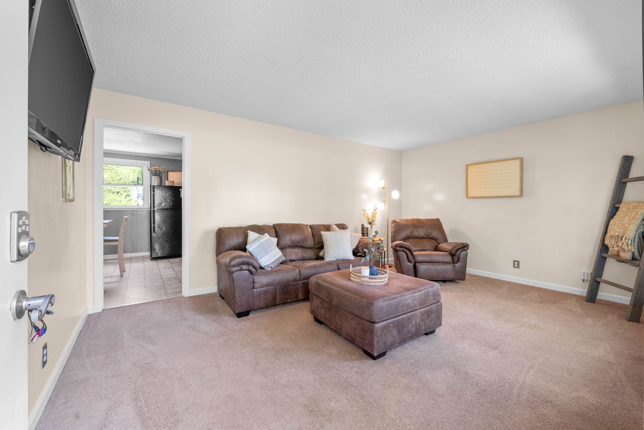 240 E Old Trenton Rd