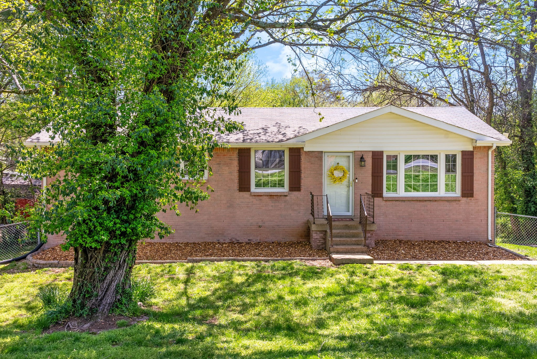 240 E Old Trenton Rd