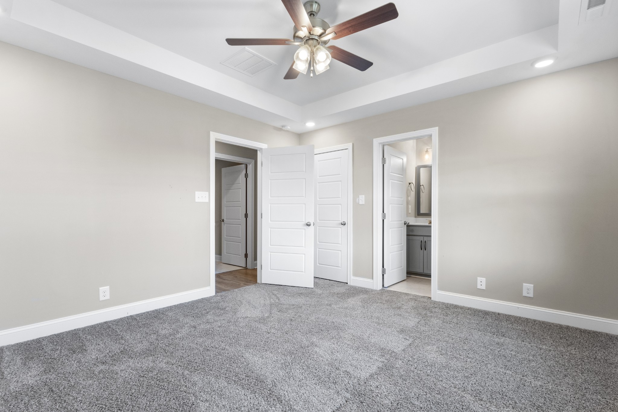 194 Cardinal Creek