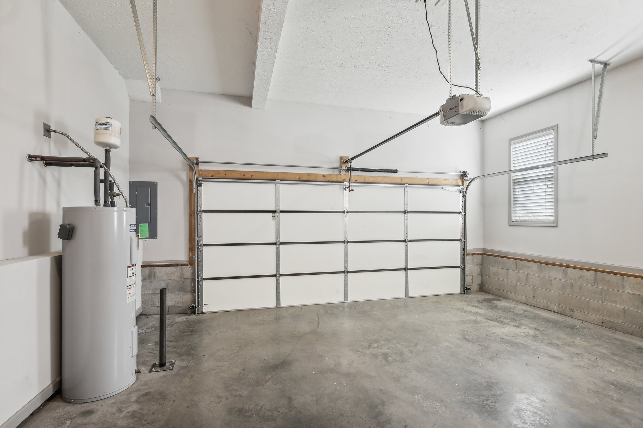 5652 Hwy 48