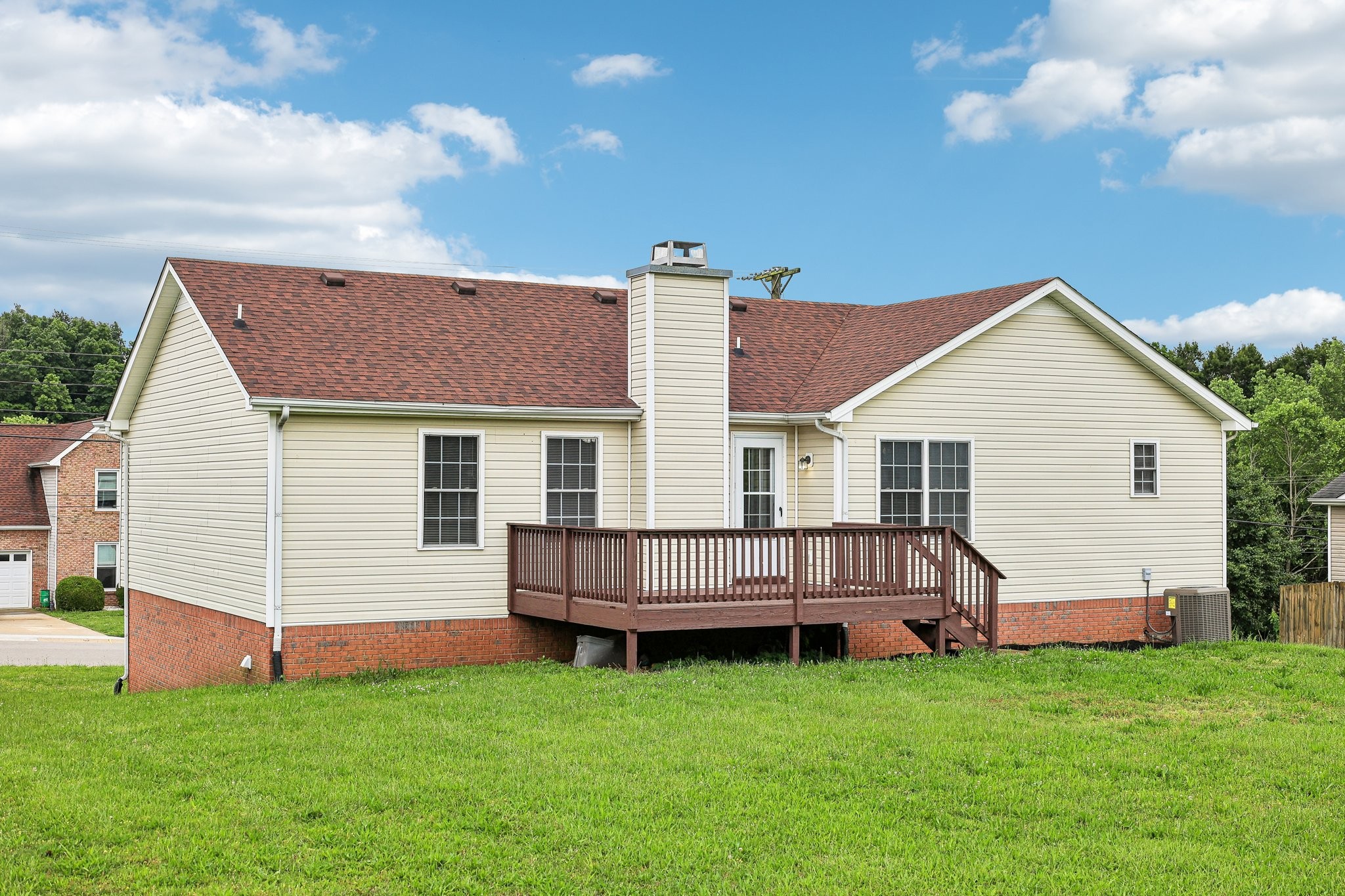 2617 Green Briar Dr