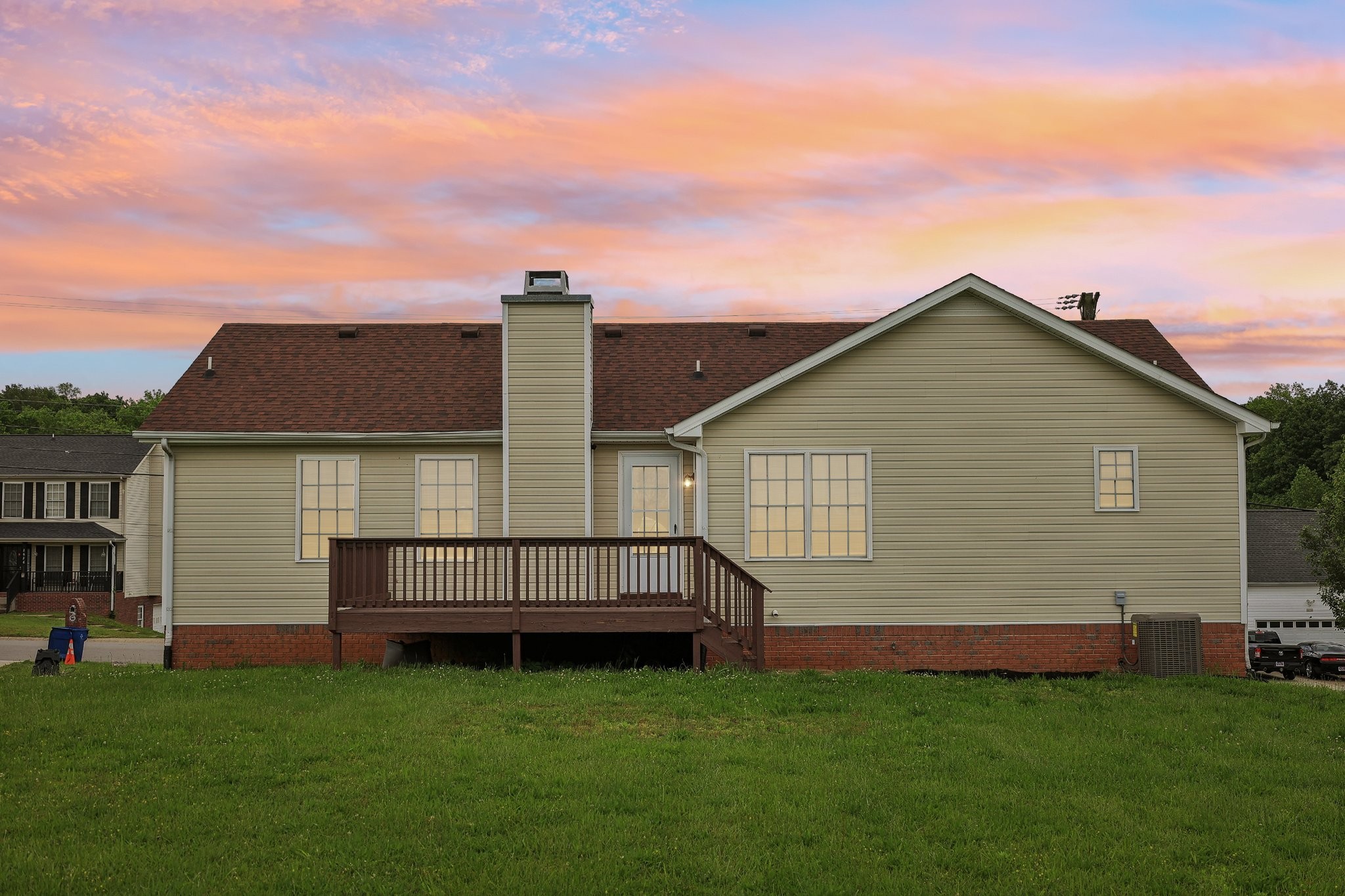 2617 Green Briar Dr