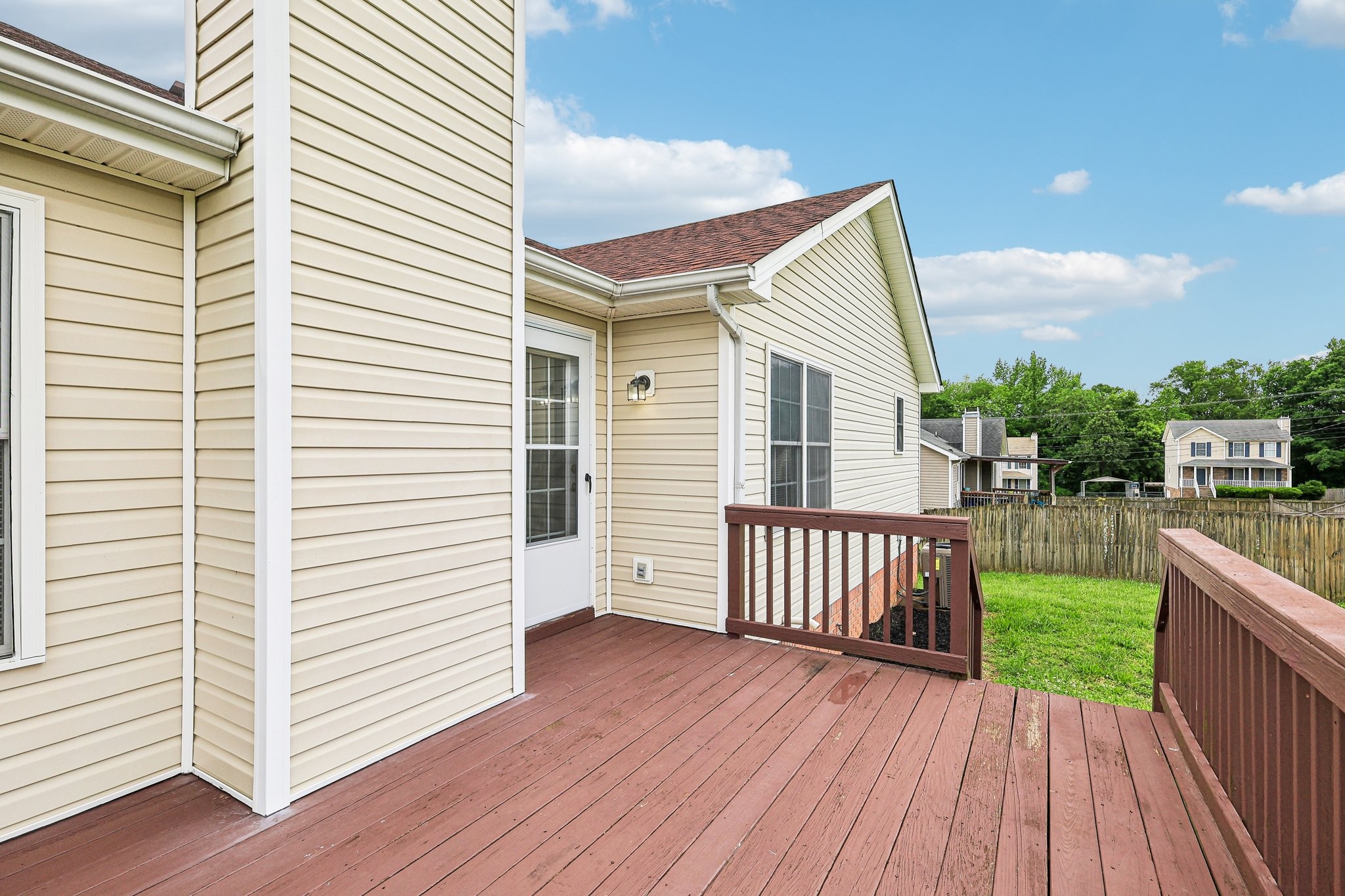 2617 Green Briar Dr