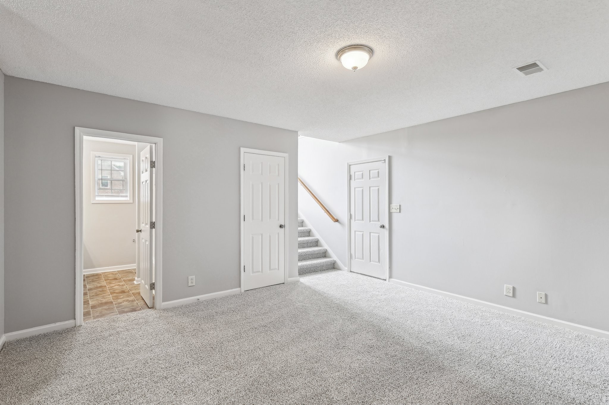2617 Green Briar Dr