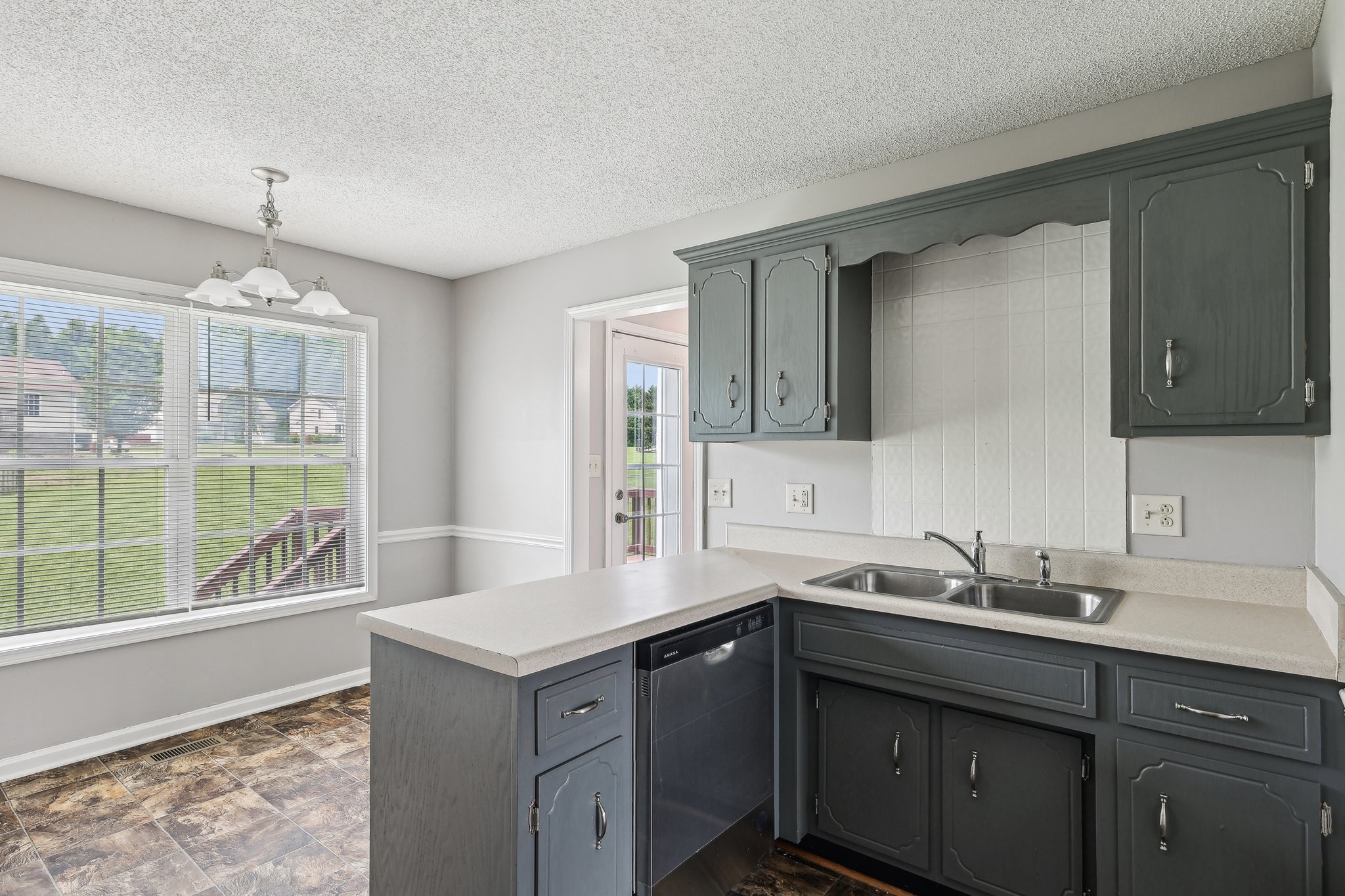 2617 Green Briar Dr