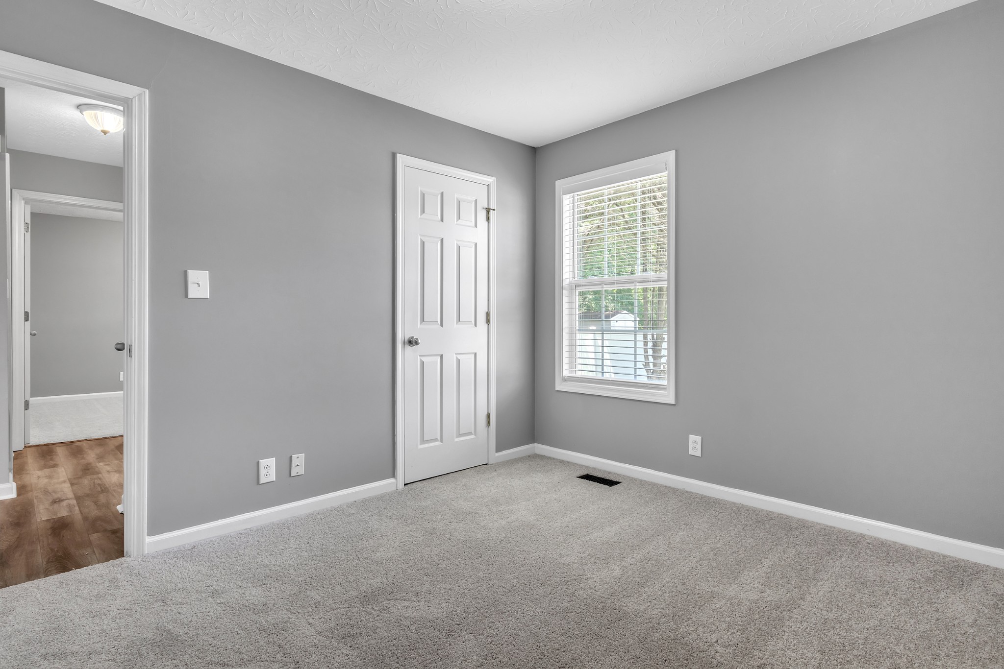 460 Caney Ln