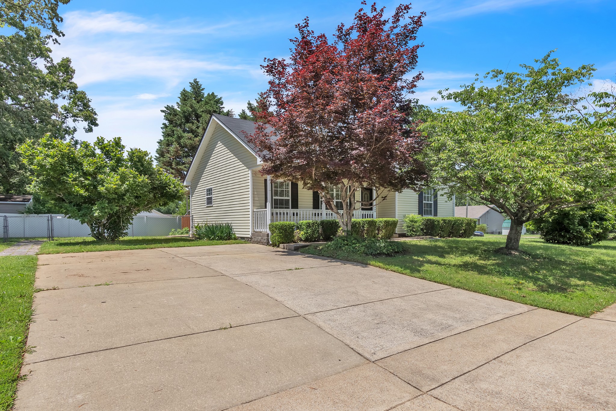 460 Caney Ln