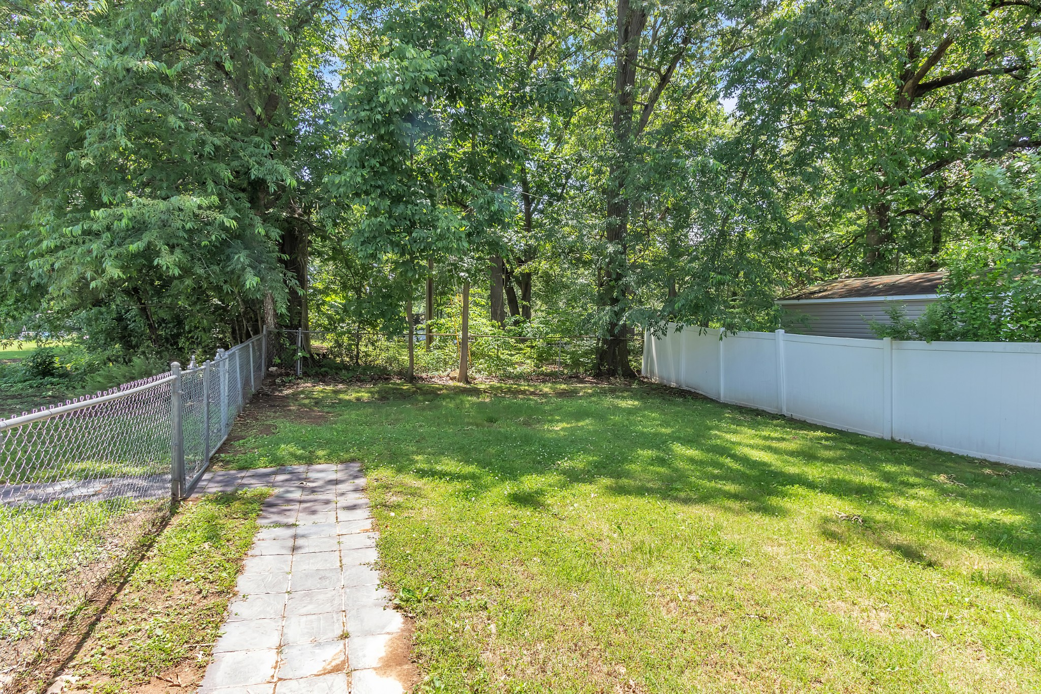 460 Caney Ln