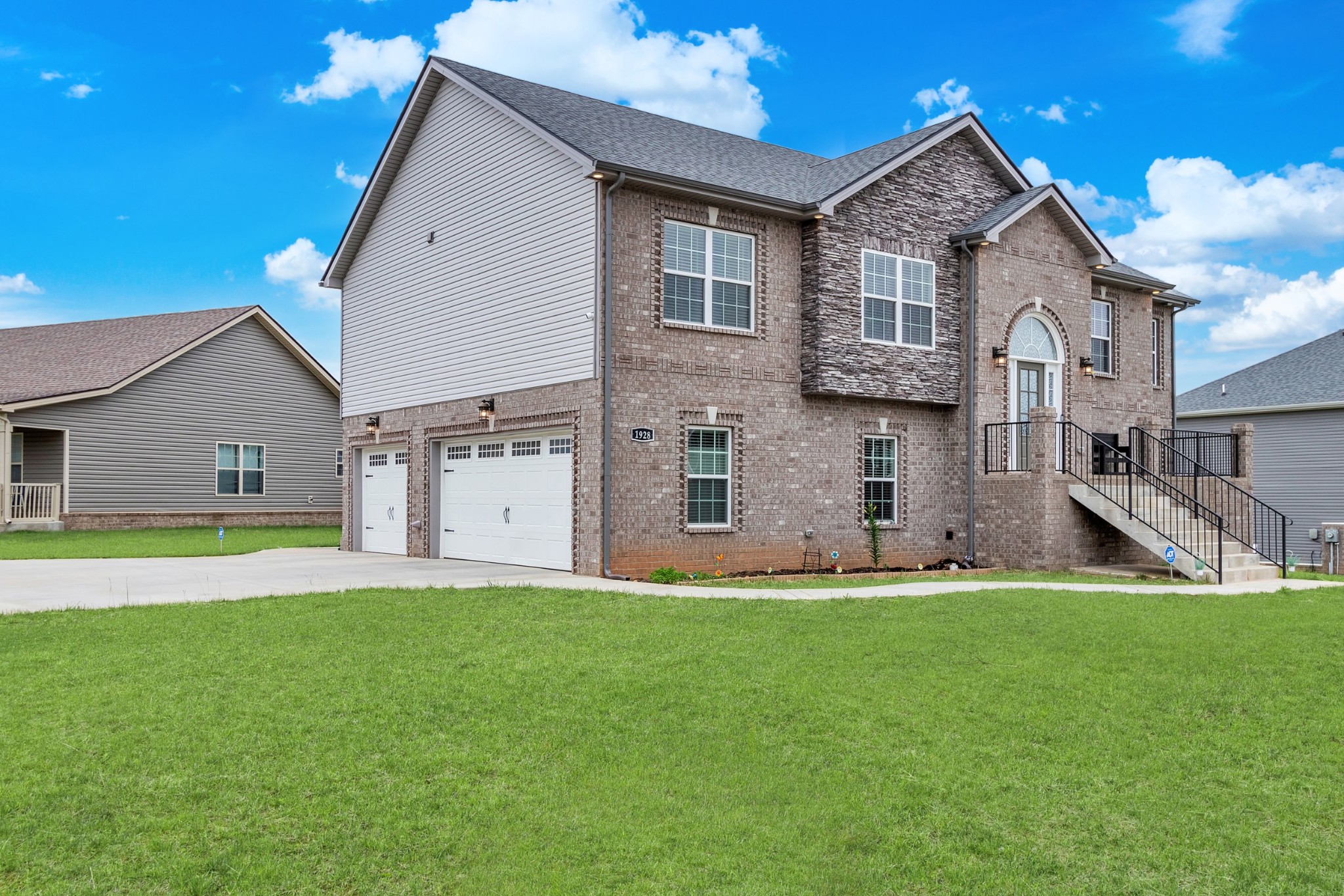 1928 Sydney Louise Dr